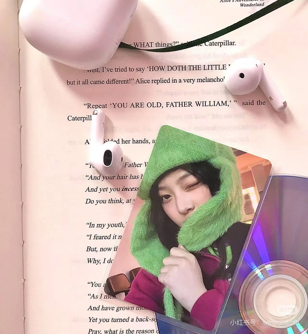 NewJeans <OMG>message card Hanni ver.