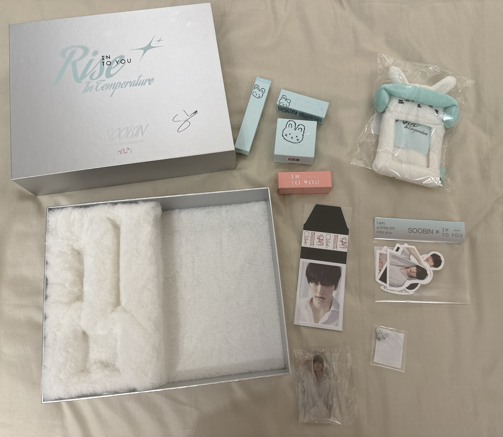 禮盒所有周邊（化妝品為空盒）