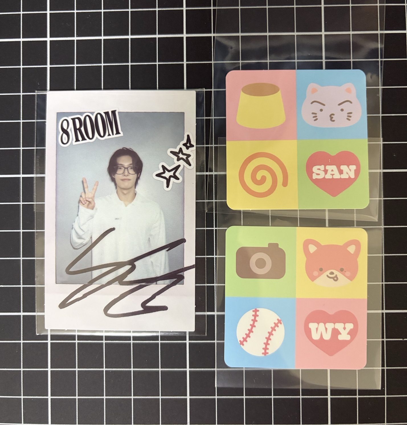 8room 滿額拍立得 旼琦+傘 榮貼紙