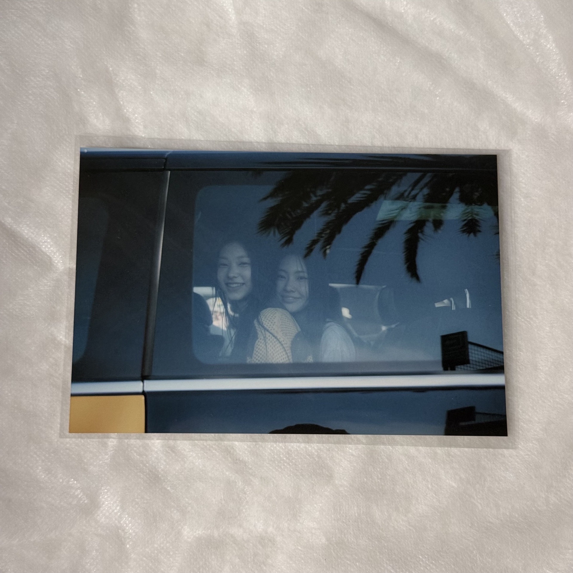 Haerin + Hyein 出道名信片