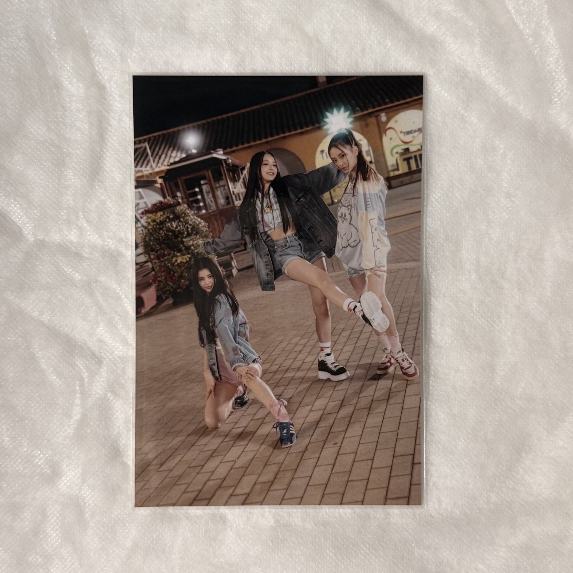 Hanni Danielle Hyein出道明信片