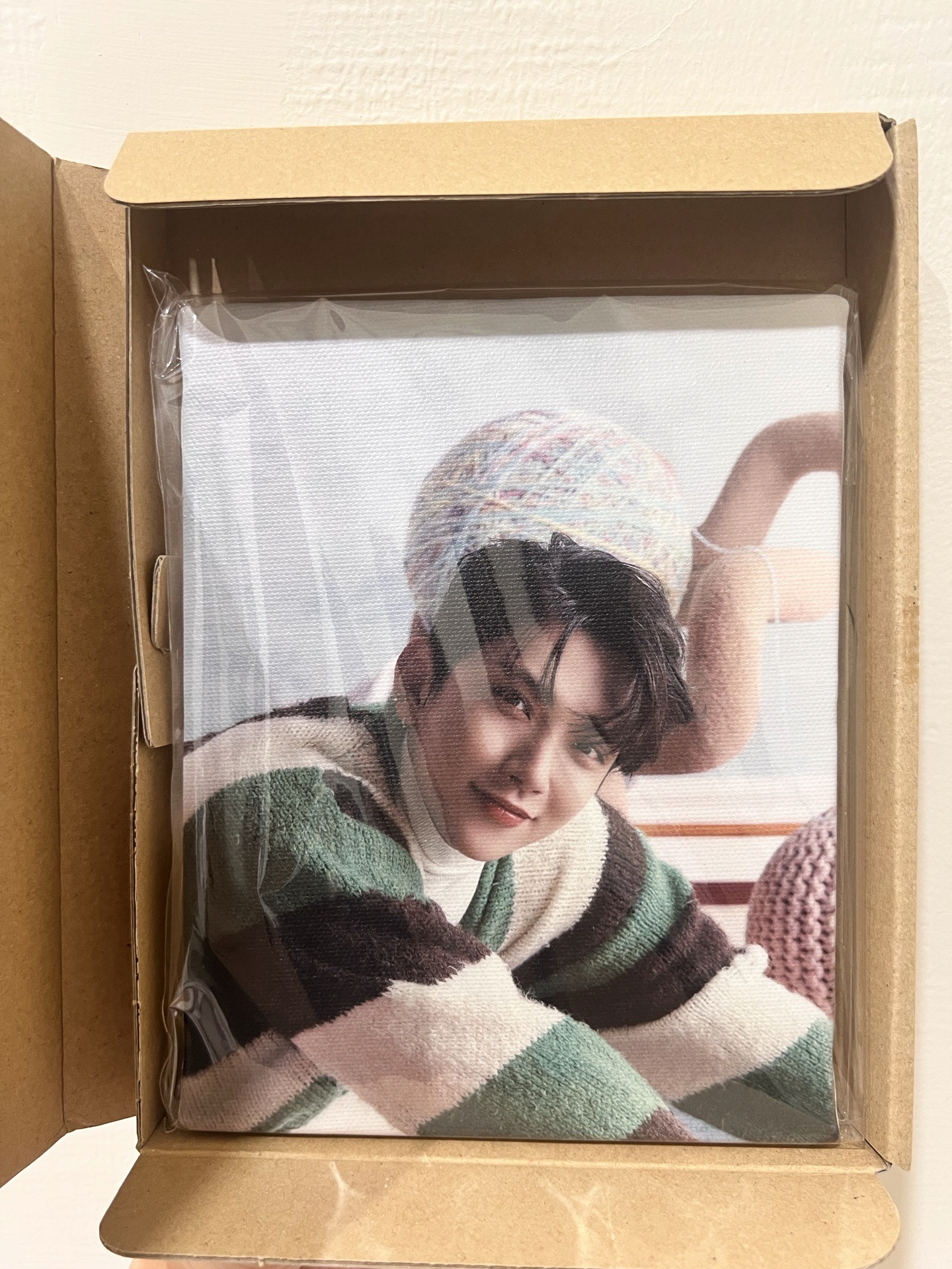 知秀Joshua愛之力布相框、SVT AB寫真（無哲漢）