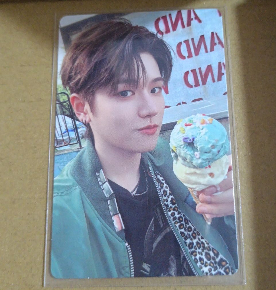 WHY.. 專輯卡 DAZED ver. 리우 RIWOO 哩嗚 李常赫