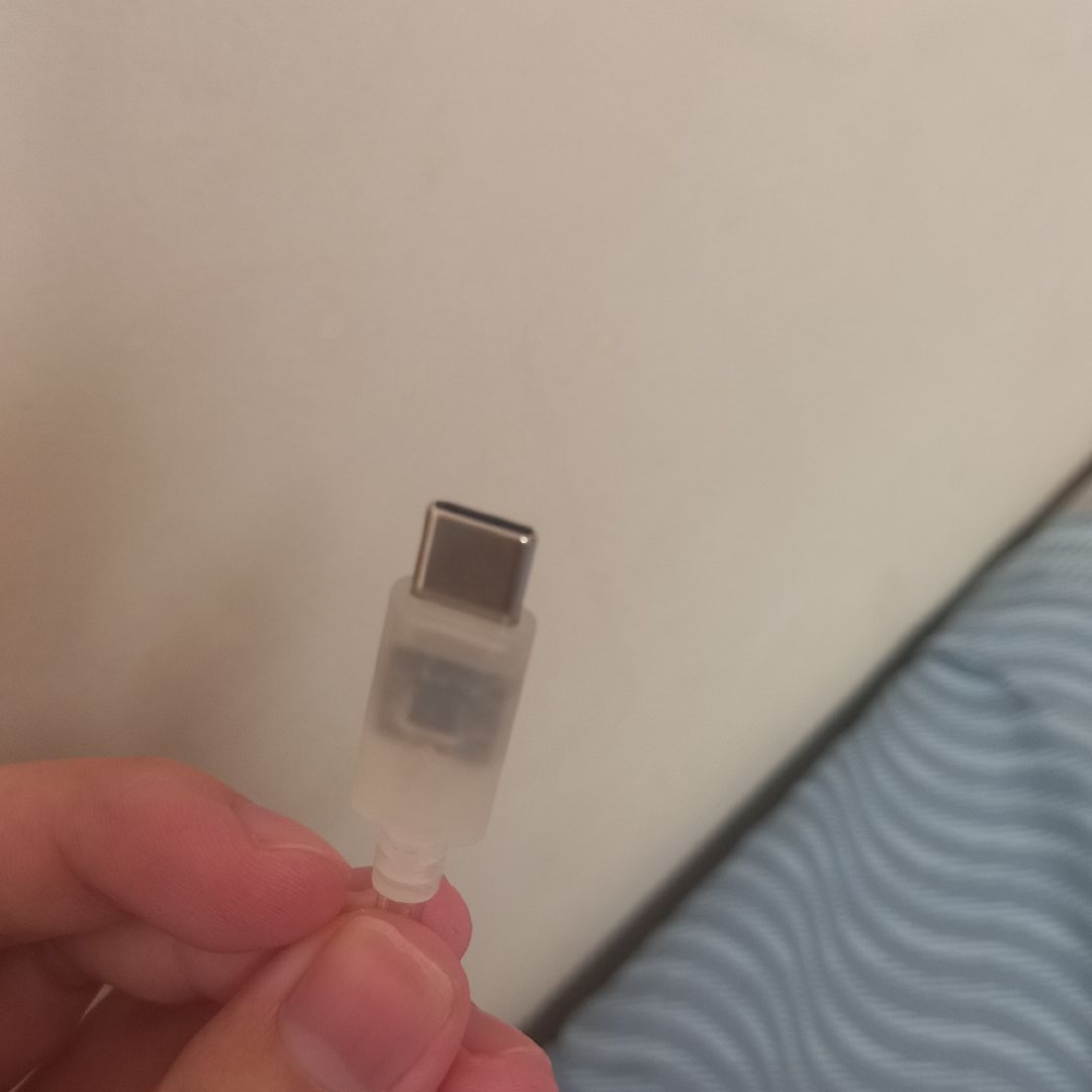 ILLIT 耳機專 非全新 無小卡