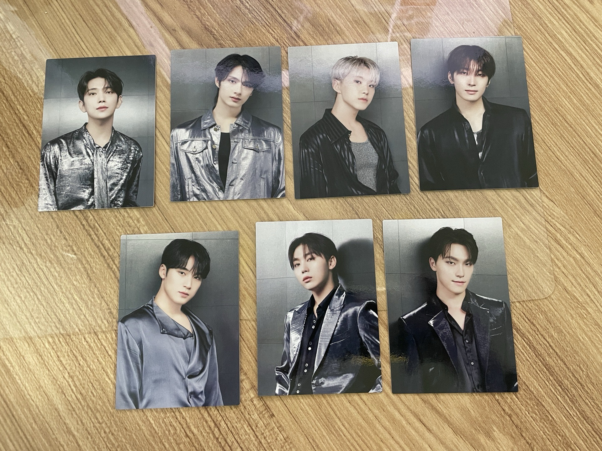 RIGHT HERE日巡外套卡