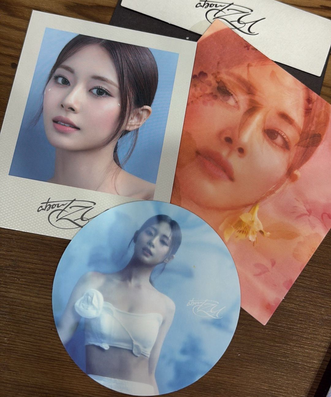 Tzuyu 專輯內容物