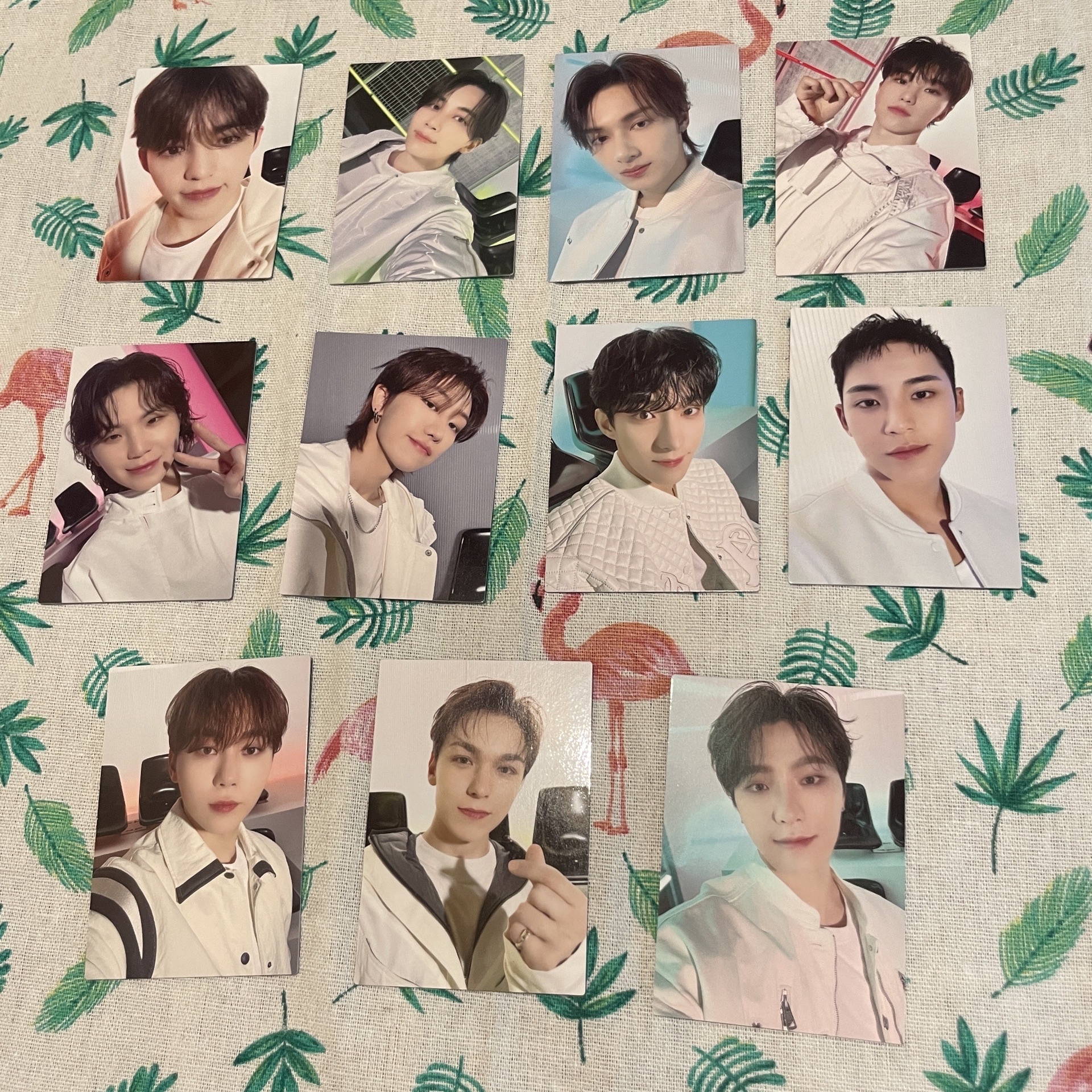 FOLLOW AGAIN外套卡