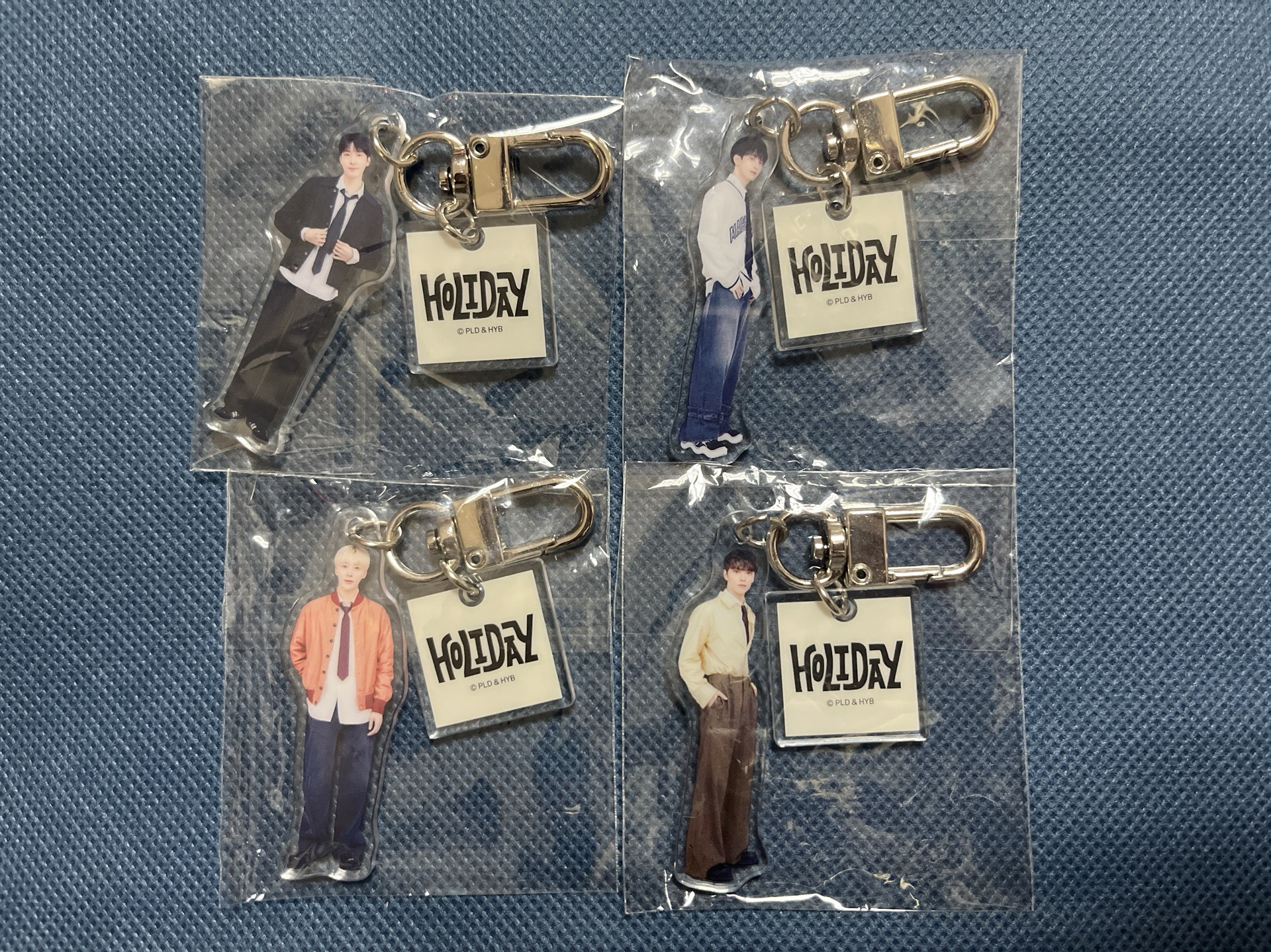 Holiday扭蛋吊飾-圓碩寛率