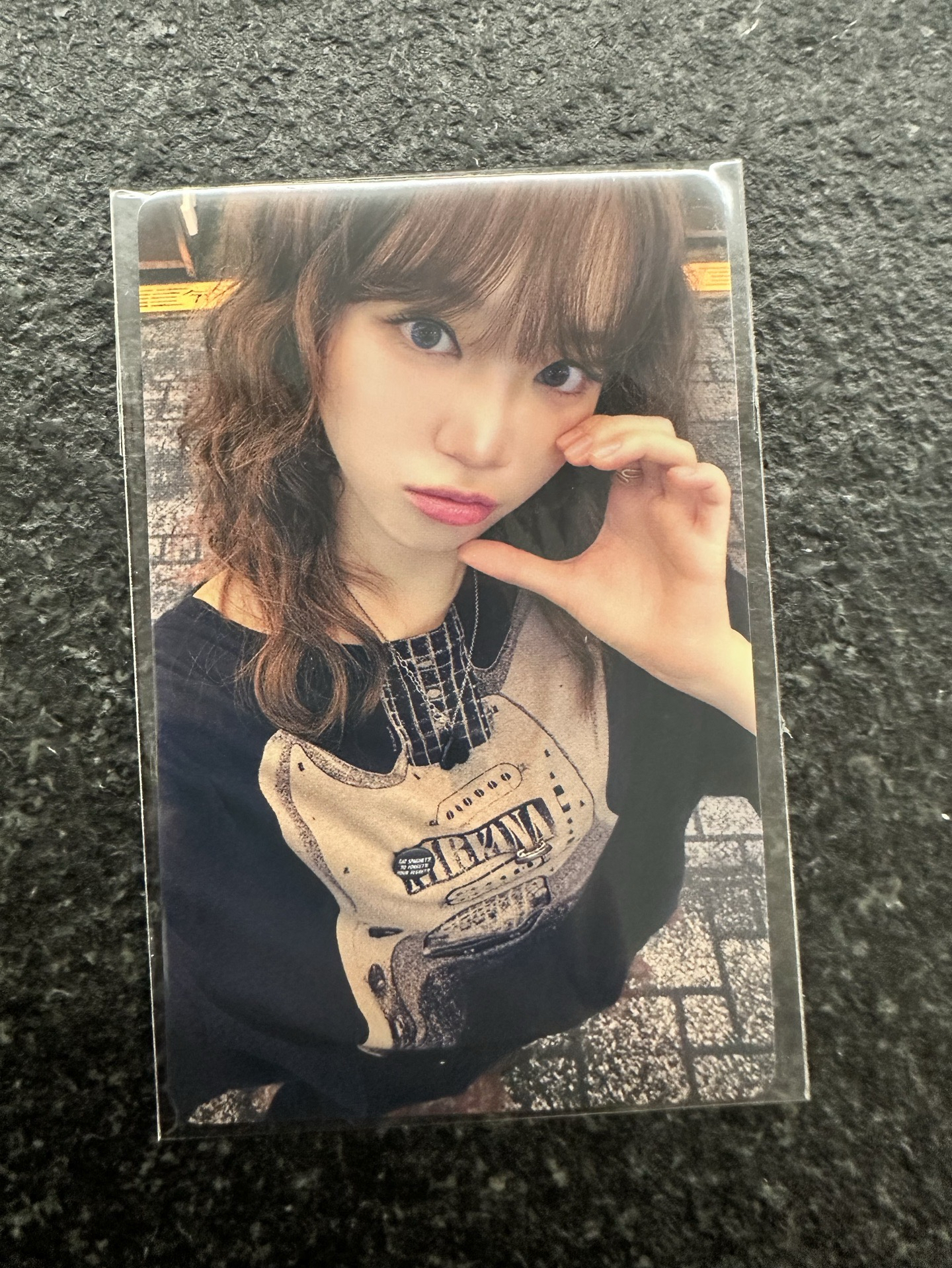 LE SSERAFIM 代言卡