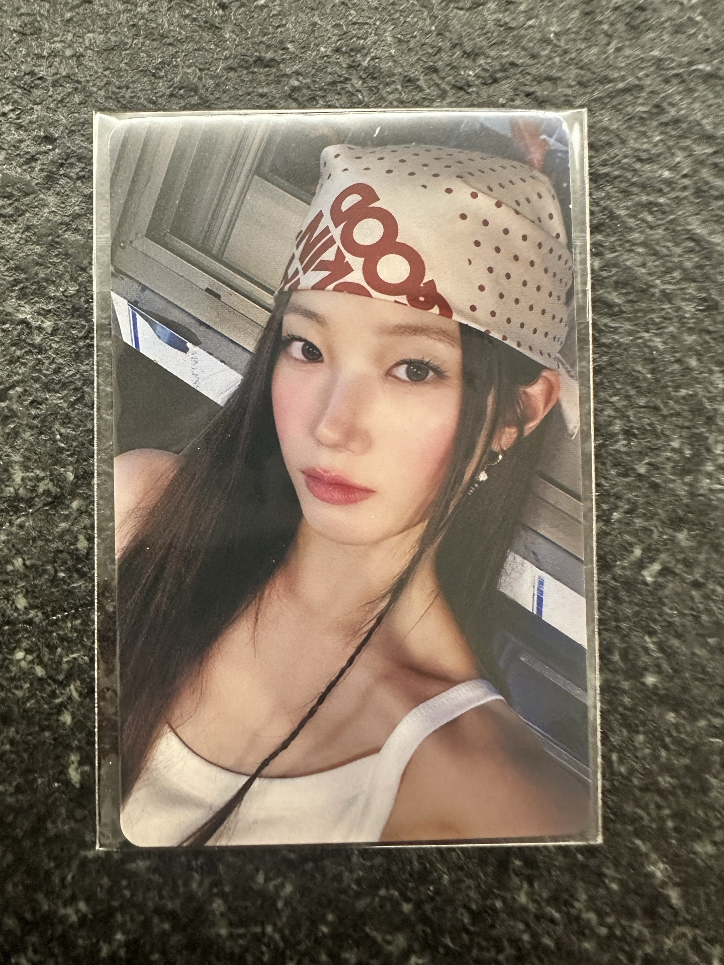 LE SSERAFIM 代言卡