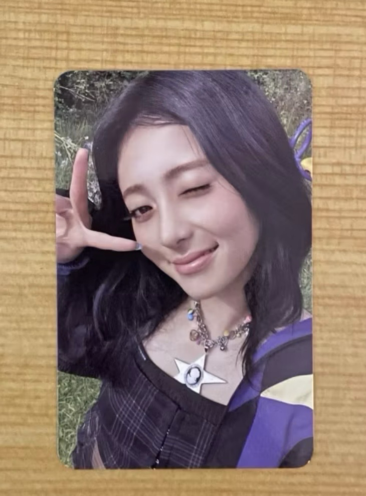 lesserafim年曆小卡