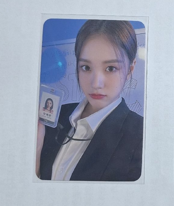 STAYC J 張叡恩 勾 Teddy Bear ww西裝簽售卡