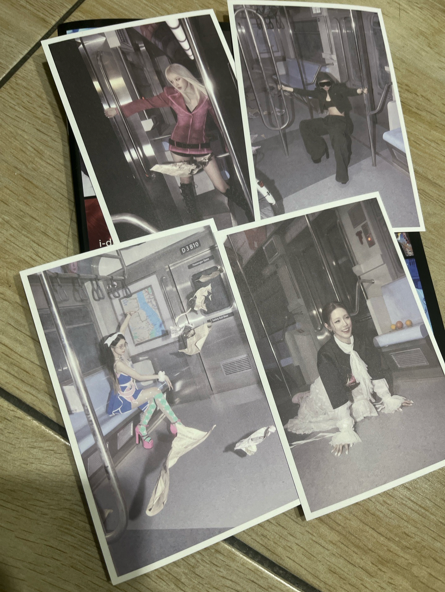 空專含海報含隨機明信片