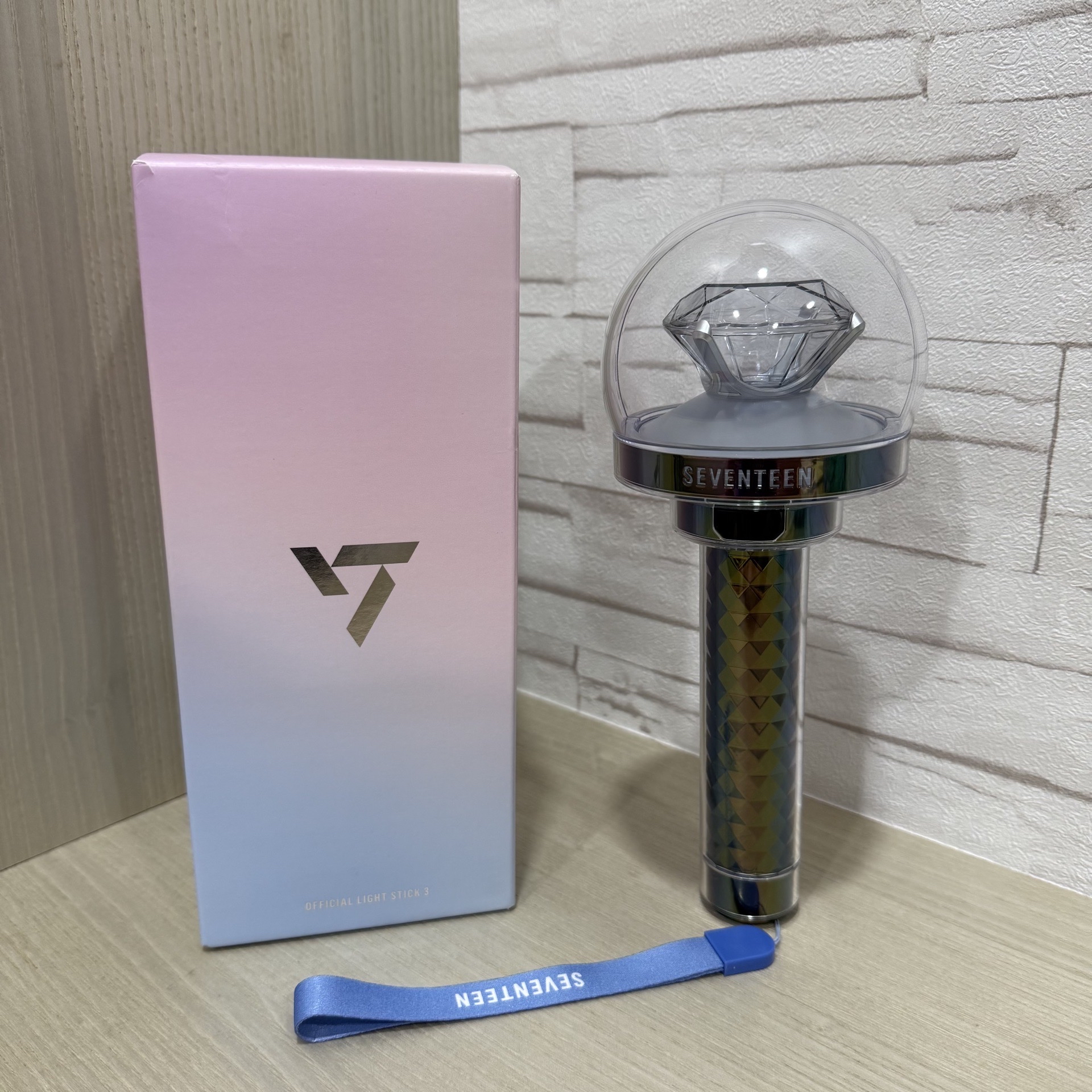 SEVENTEEN 三代手燈