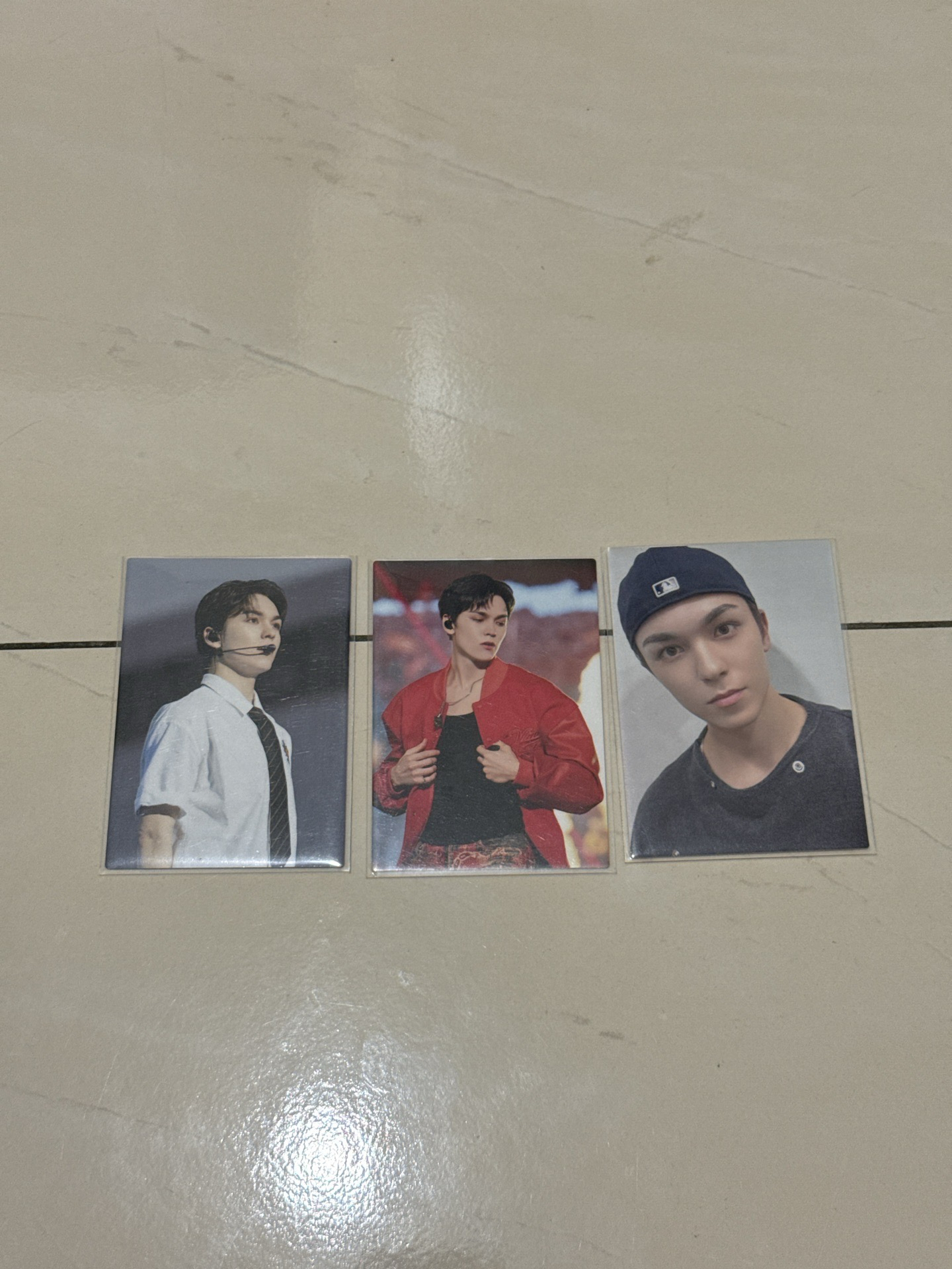 follow展覽卡+right here卡