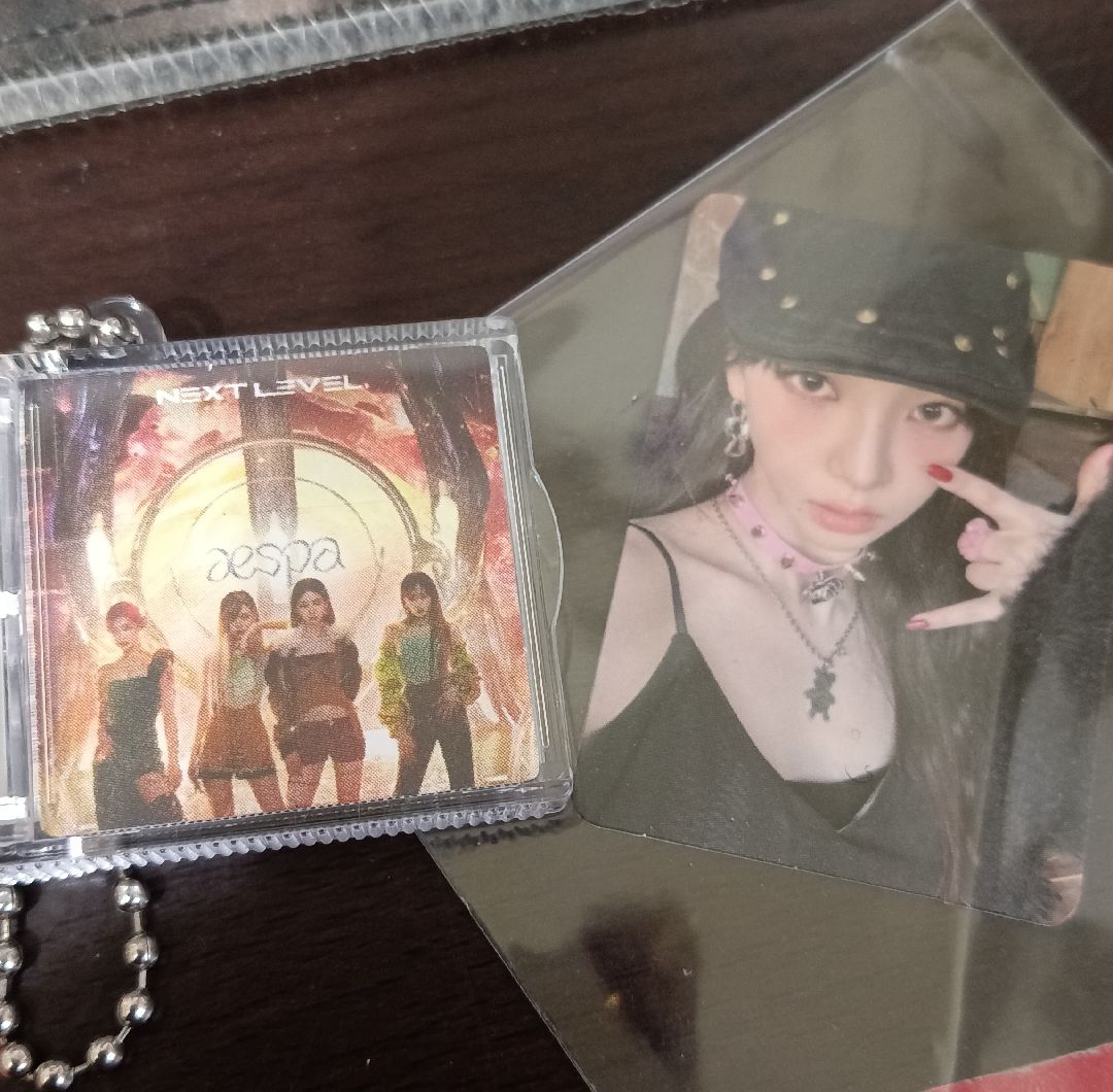 aespa 2025家族專電子版柚卡