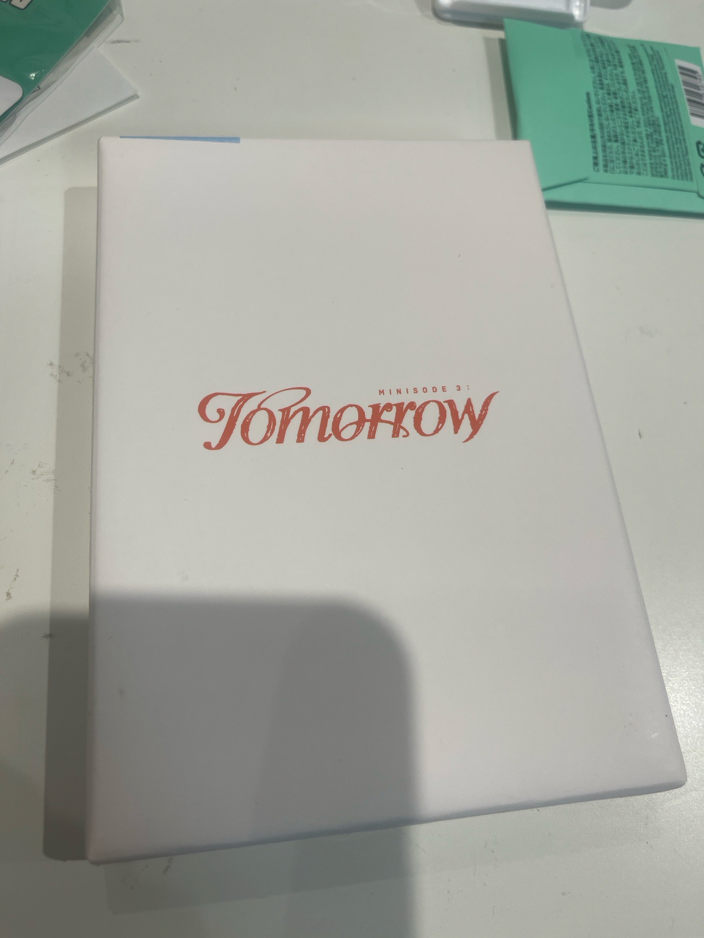 TOMORROW 快閃的然竣立牌