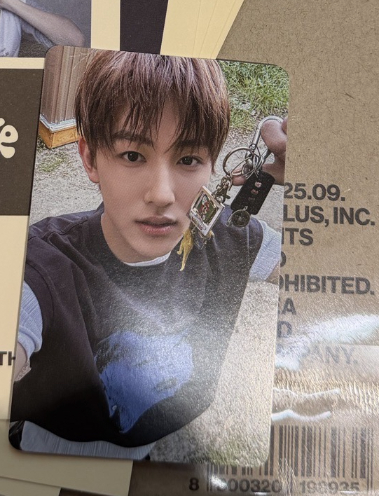 #售 cortis weverse B版 電子專全專未掃 嚴成玹