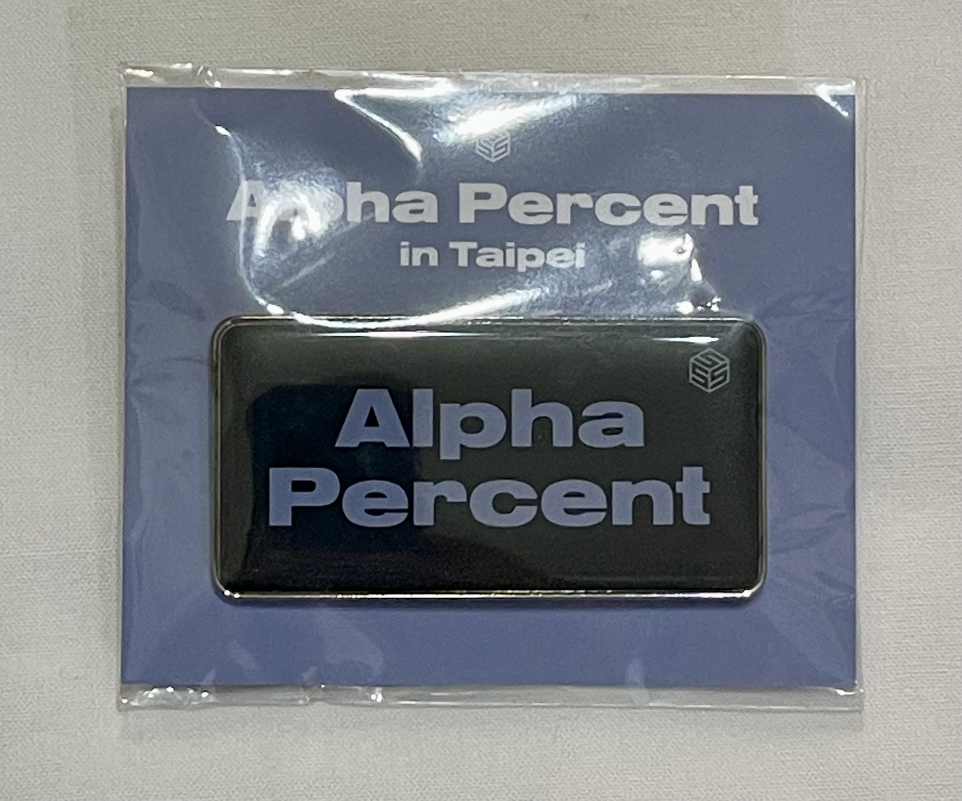 tripleS @% 台北場 金屬徽章