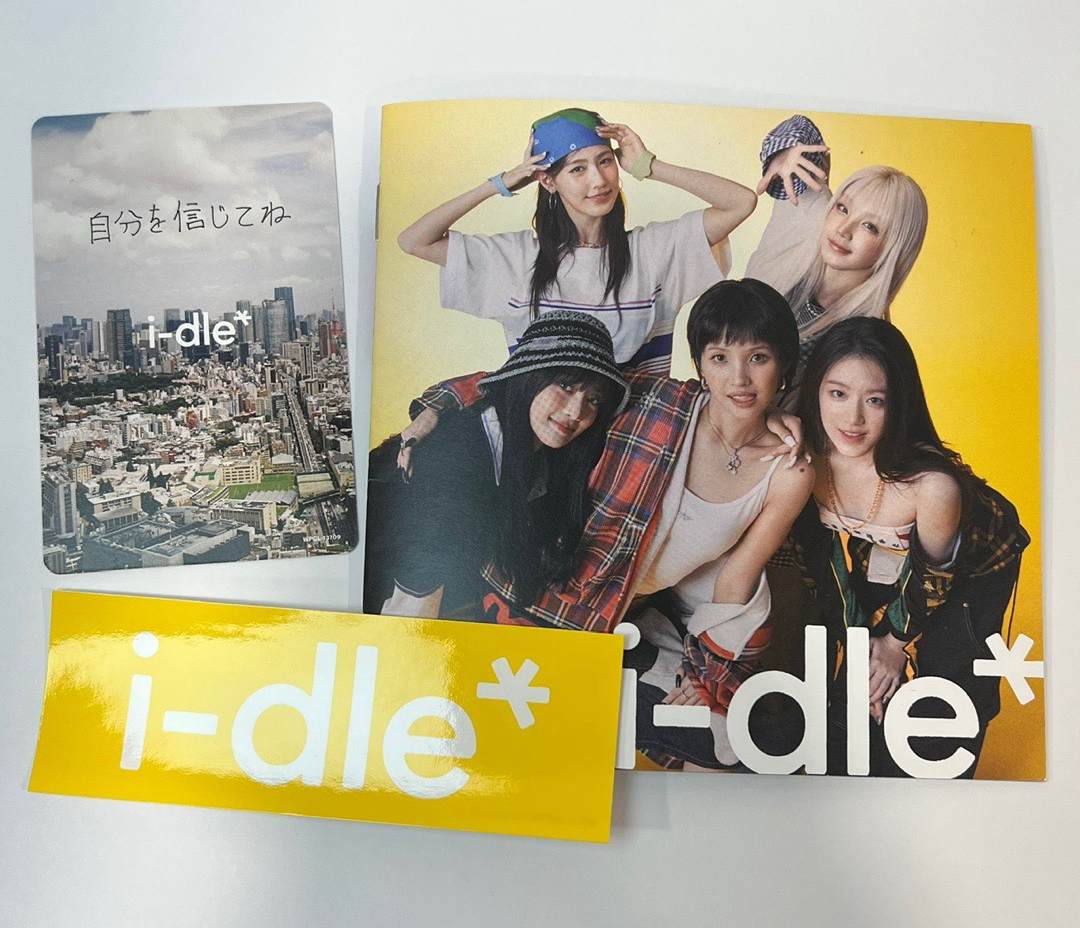 idle日專卡-娟（含歌詞寫真本、貼紙）