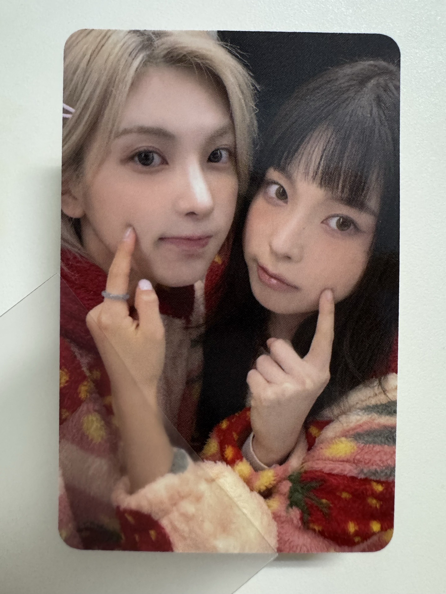 NMIXX AM草莓 裴圭雙人