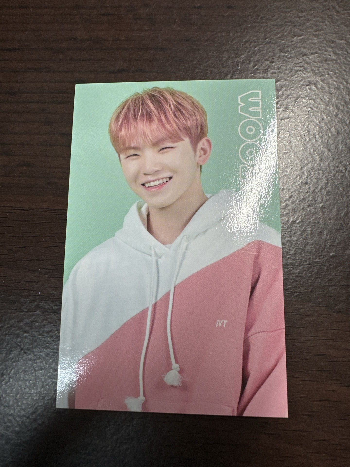 woozi(笑得很開心）