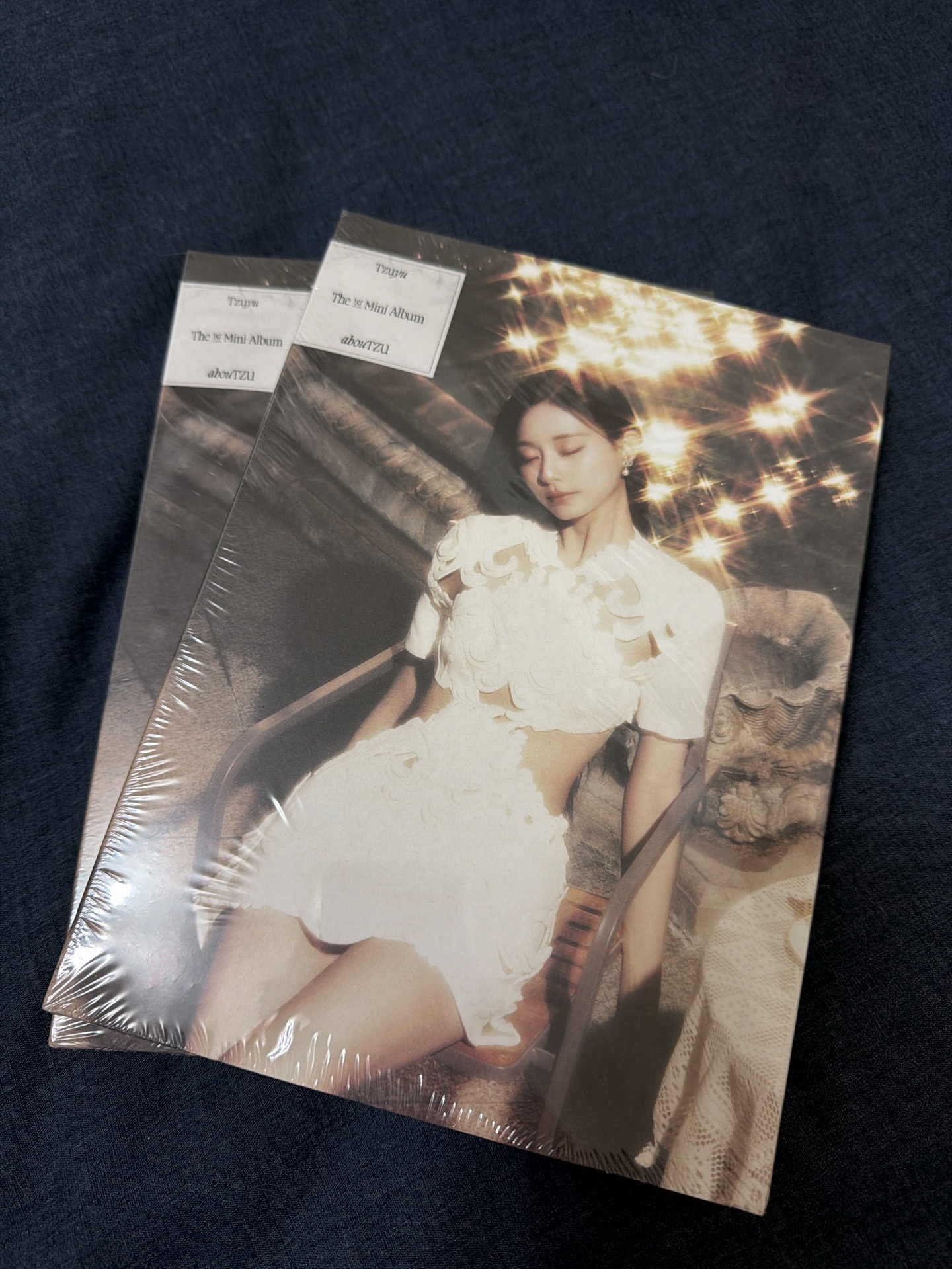 周子瑜 TZUYU(Fly版)第一張迷你專輯「abouTZU」