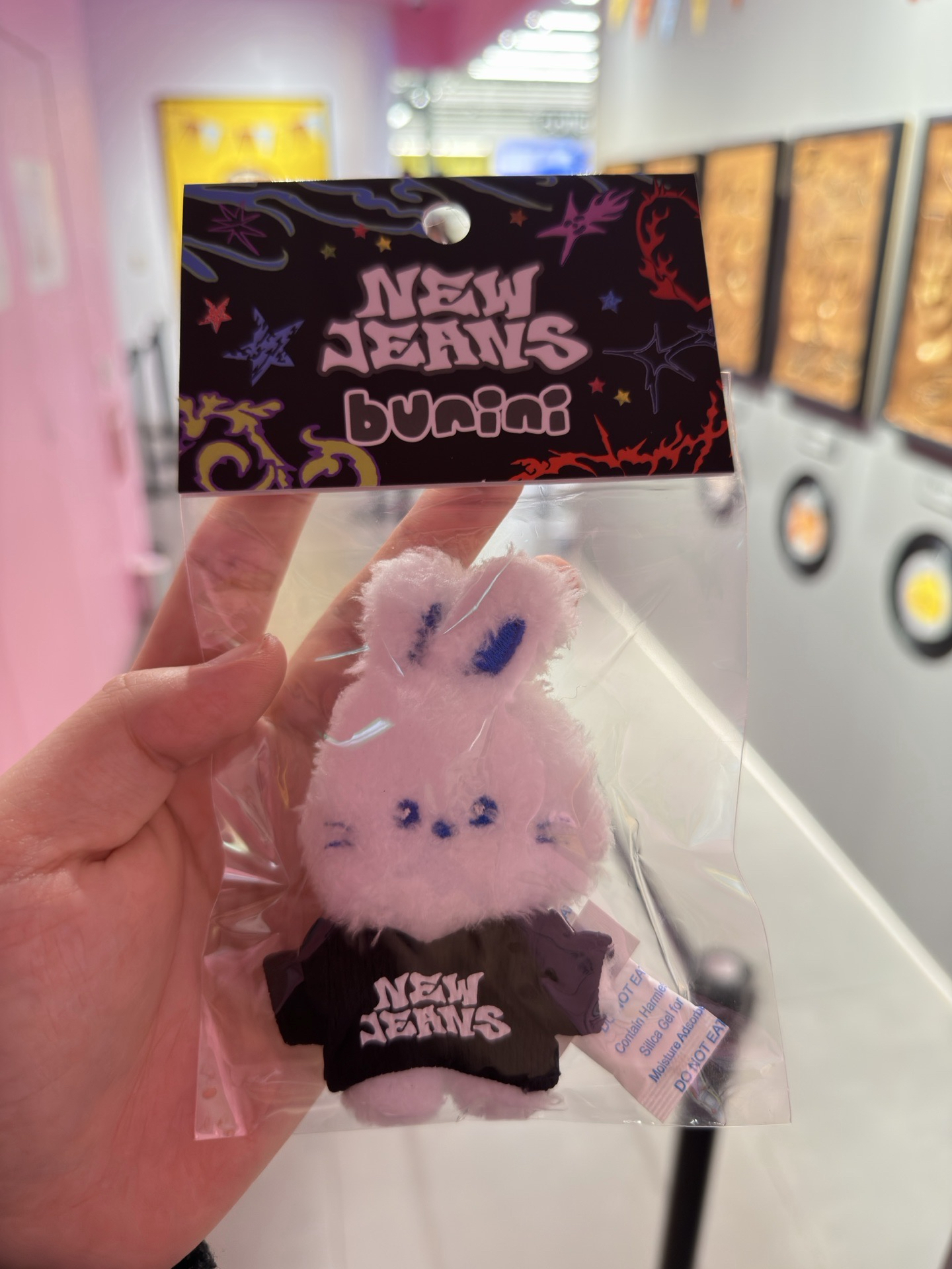 NewJeans How Sweet 黑兔吊娃 bunini吊飾