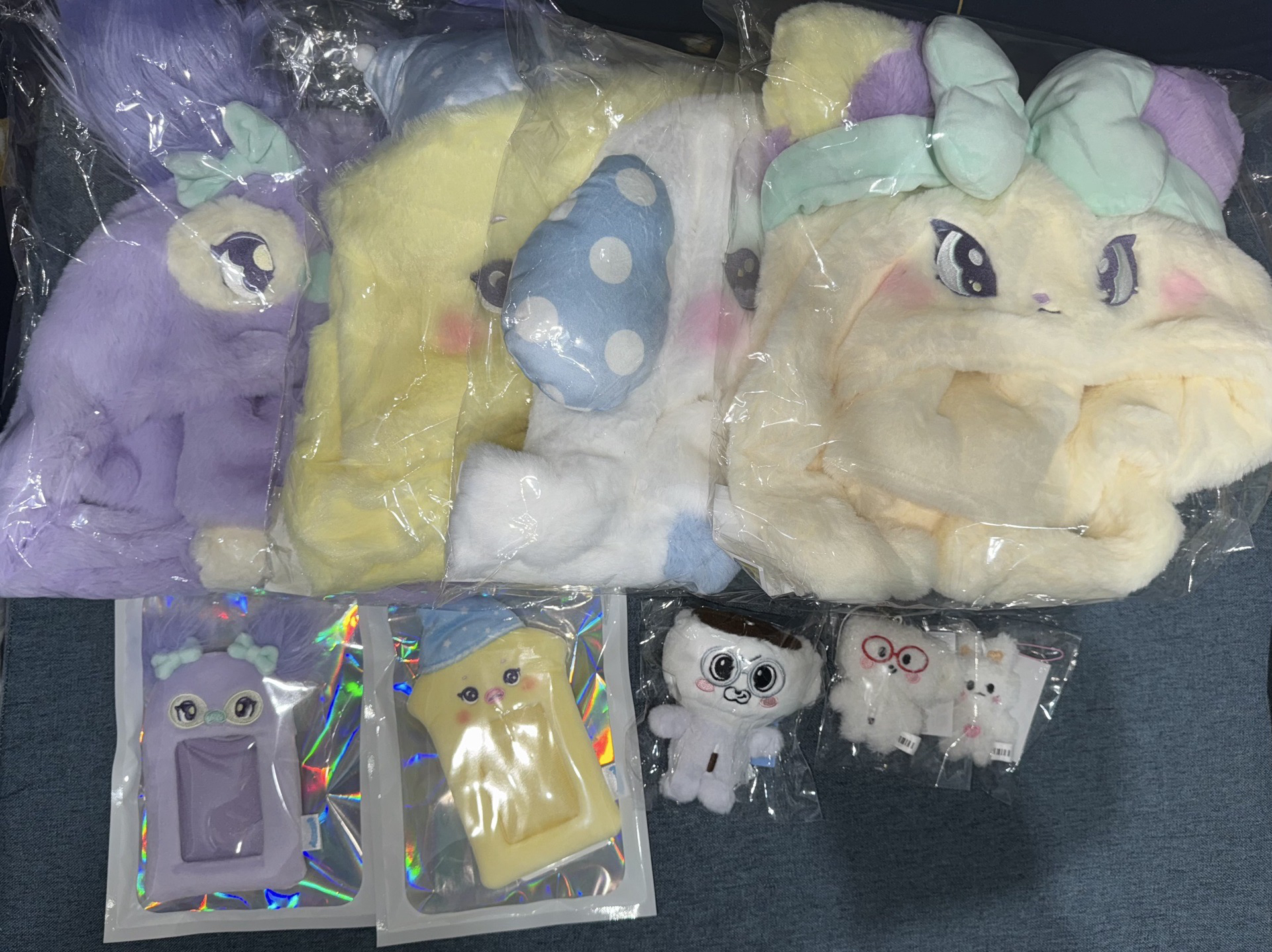 世巡 線下快閃 毛絨帽 卡套 扇子吊飾 毛絨徽章