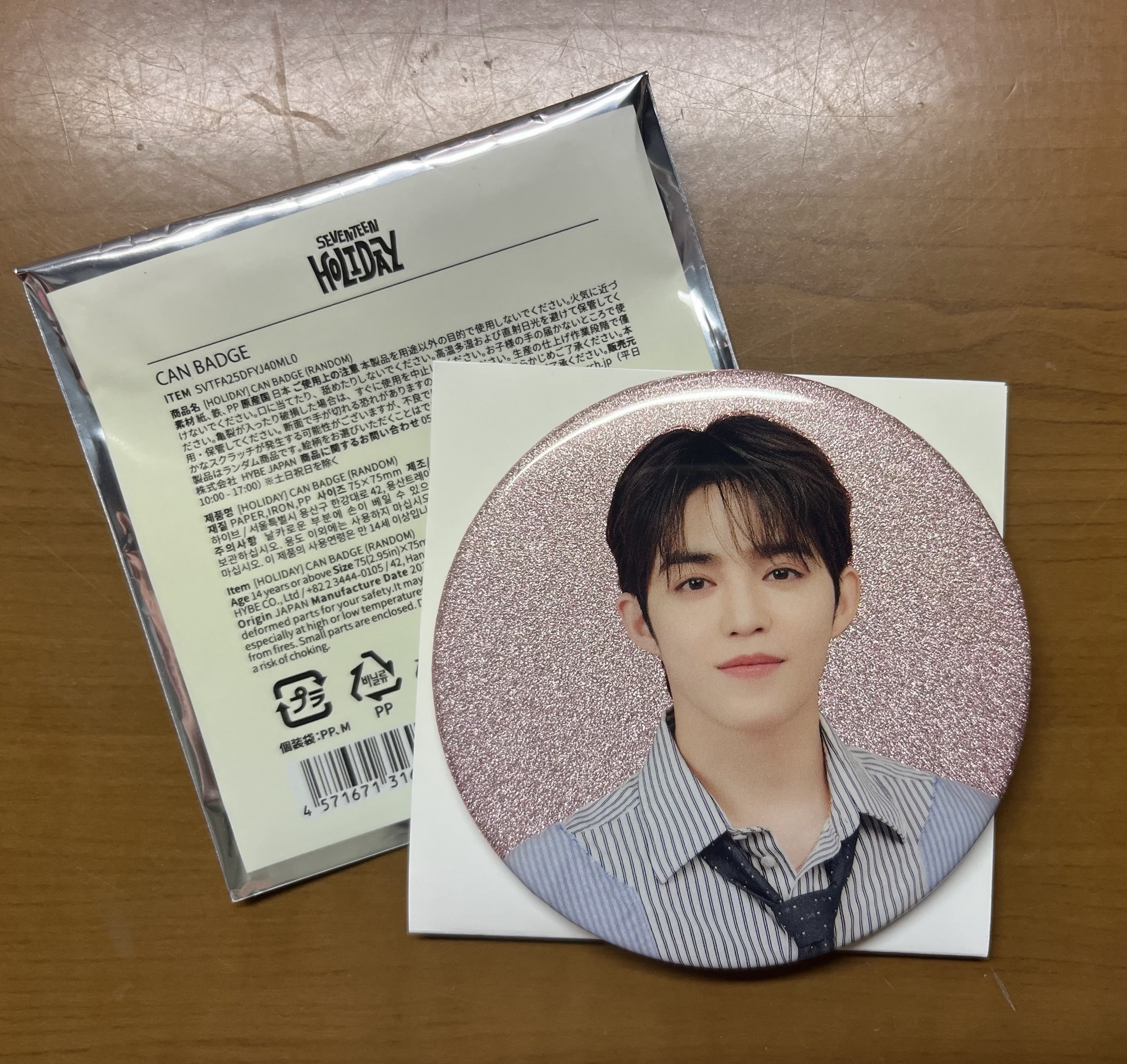 Follow Again Holiday NEW_ 小扇/拍立得/徽章