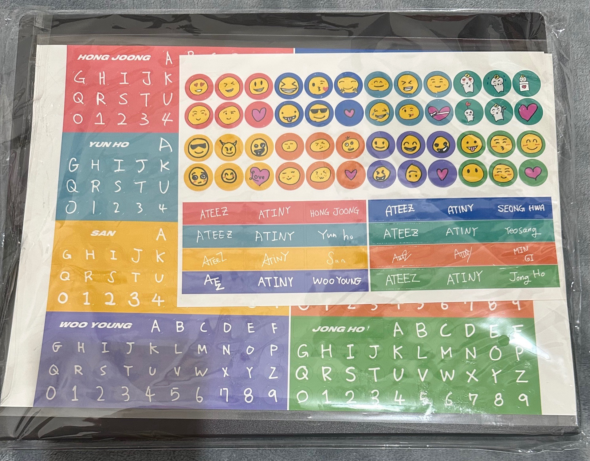 日本會員禮-九宮格卡冊+貼紙