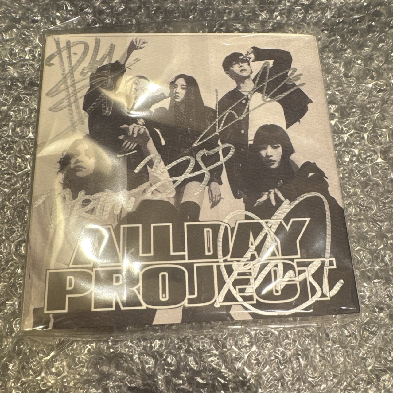 全新未拆 FAMOUS 簽專 燦特典