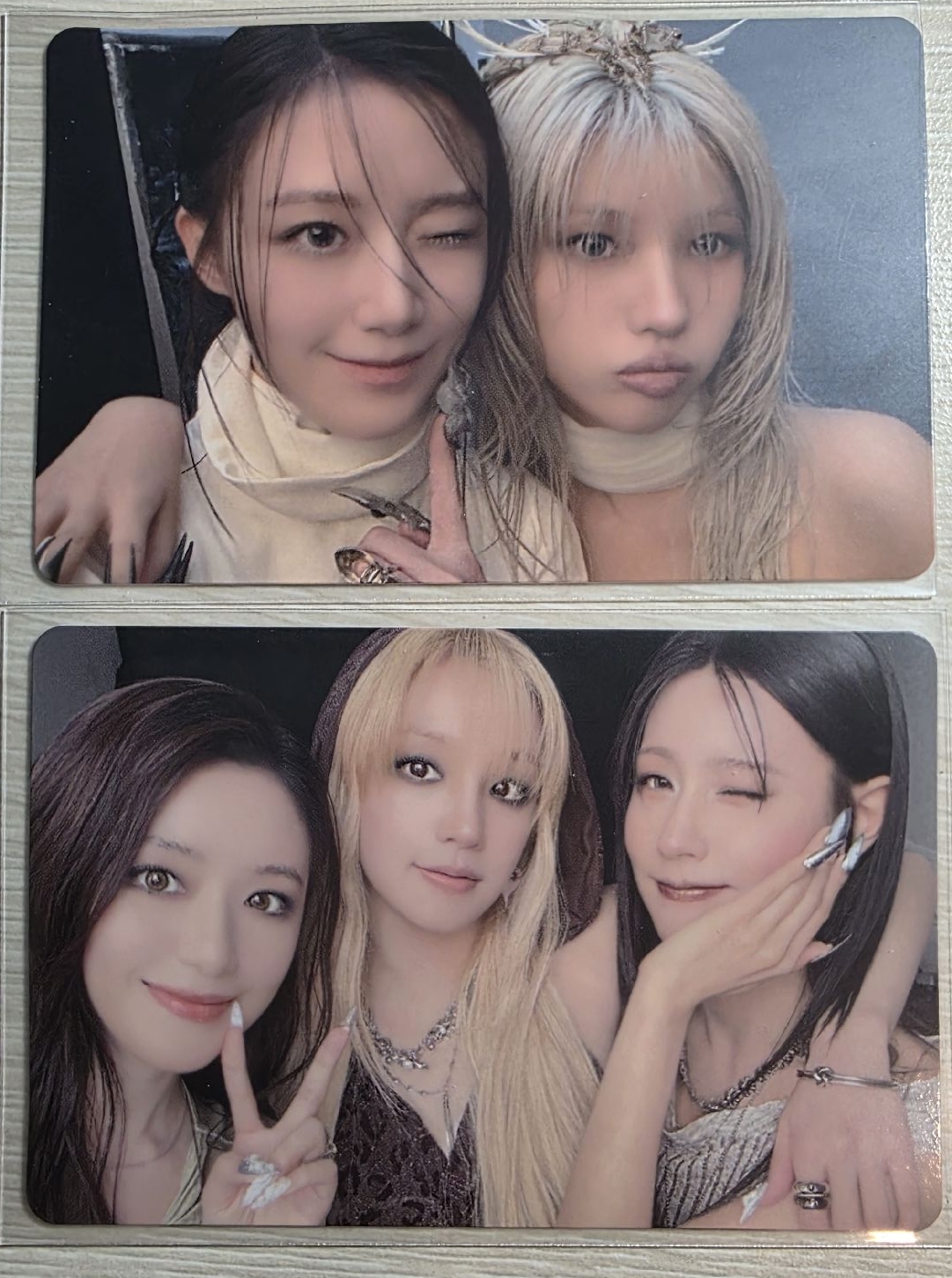 we are 卡包隨機團卡 兩張一套