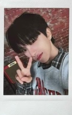 Woonhak 巡迴拍立得 Knock On