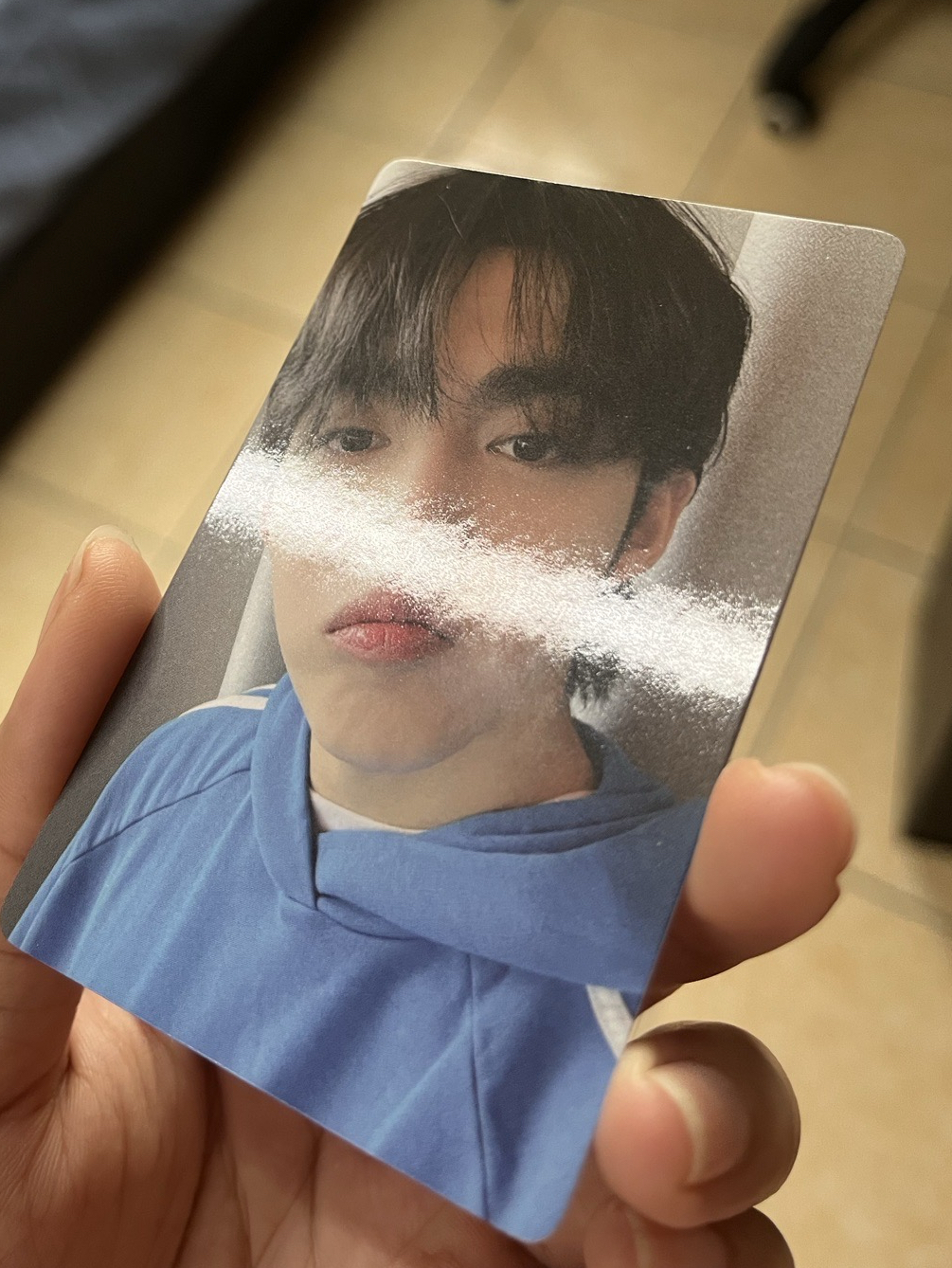 鼻翼旁邊有廠損 不明顯