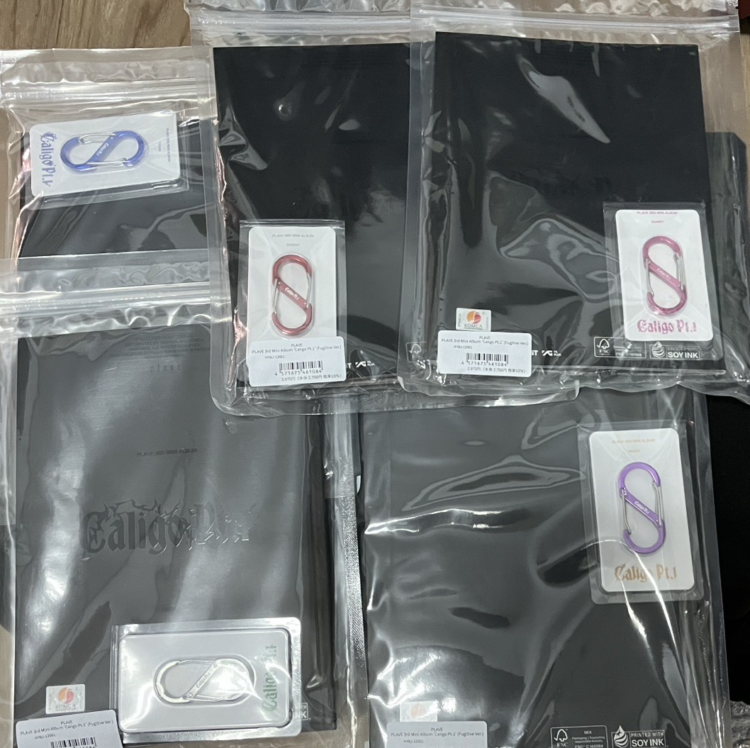 迷你三 Fugitive登山扣一套+HMV特典一套