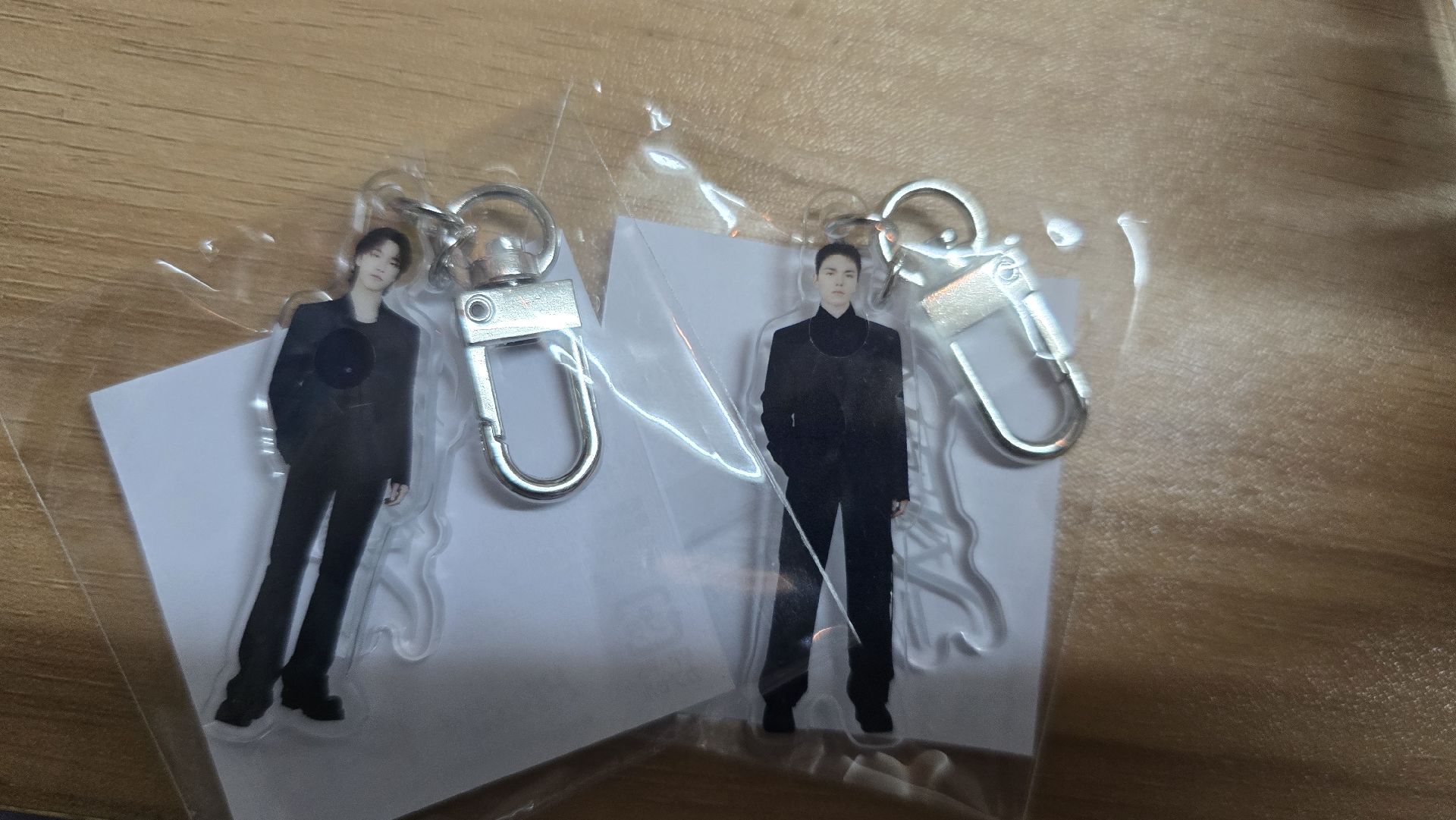 漢yzy簽售卡+olive young特典+率燦吊飾