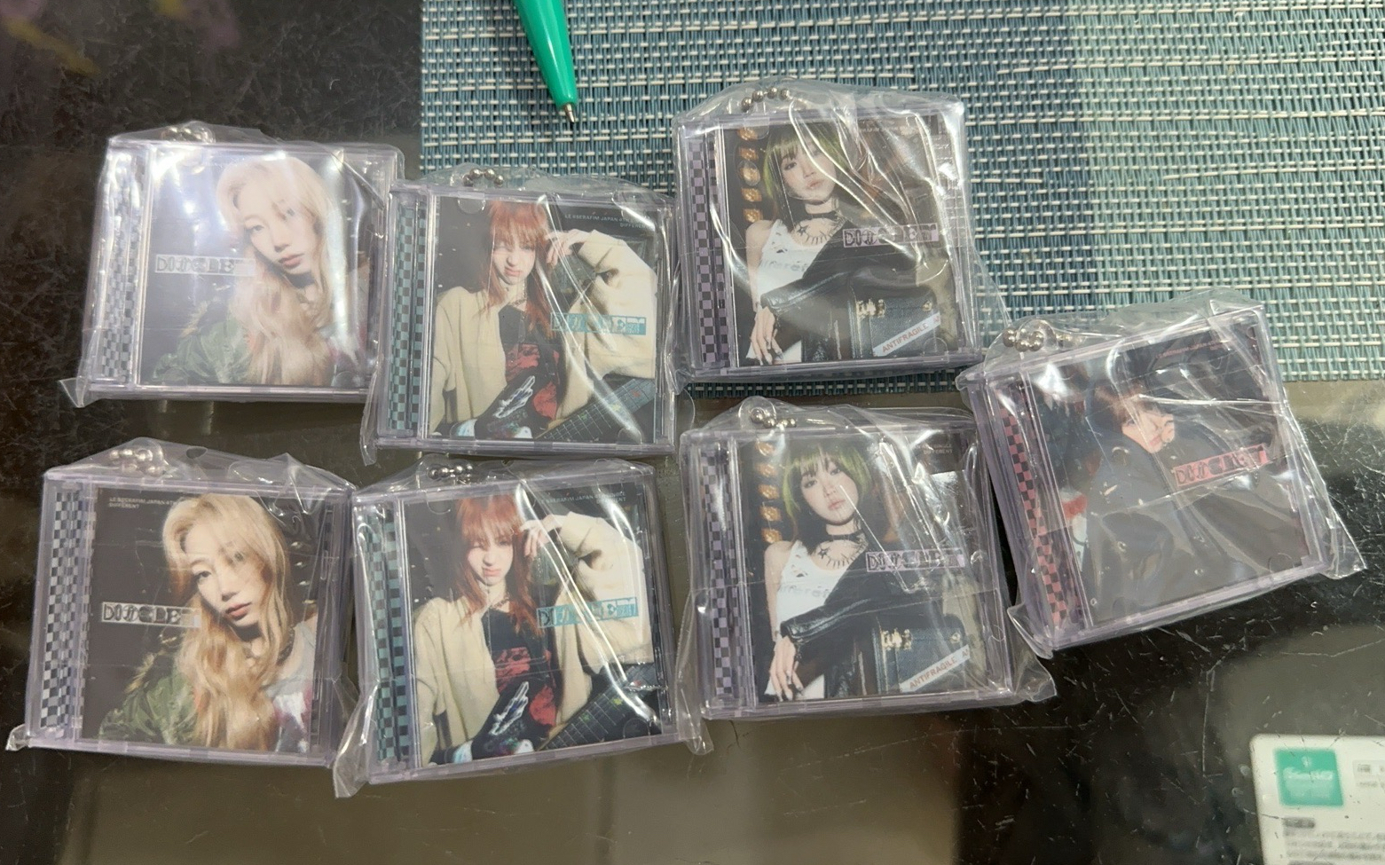 lesserafim 扭蛋 允真 