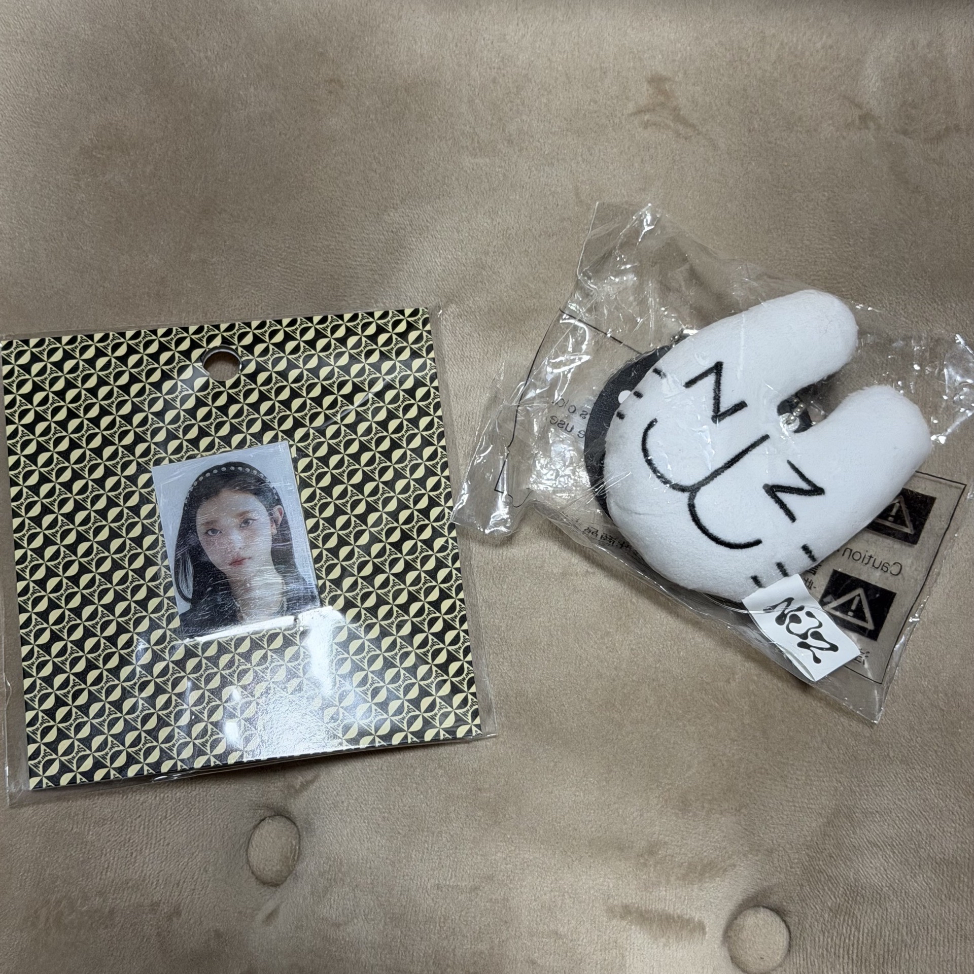 NJZ香港complexcon吊飾