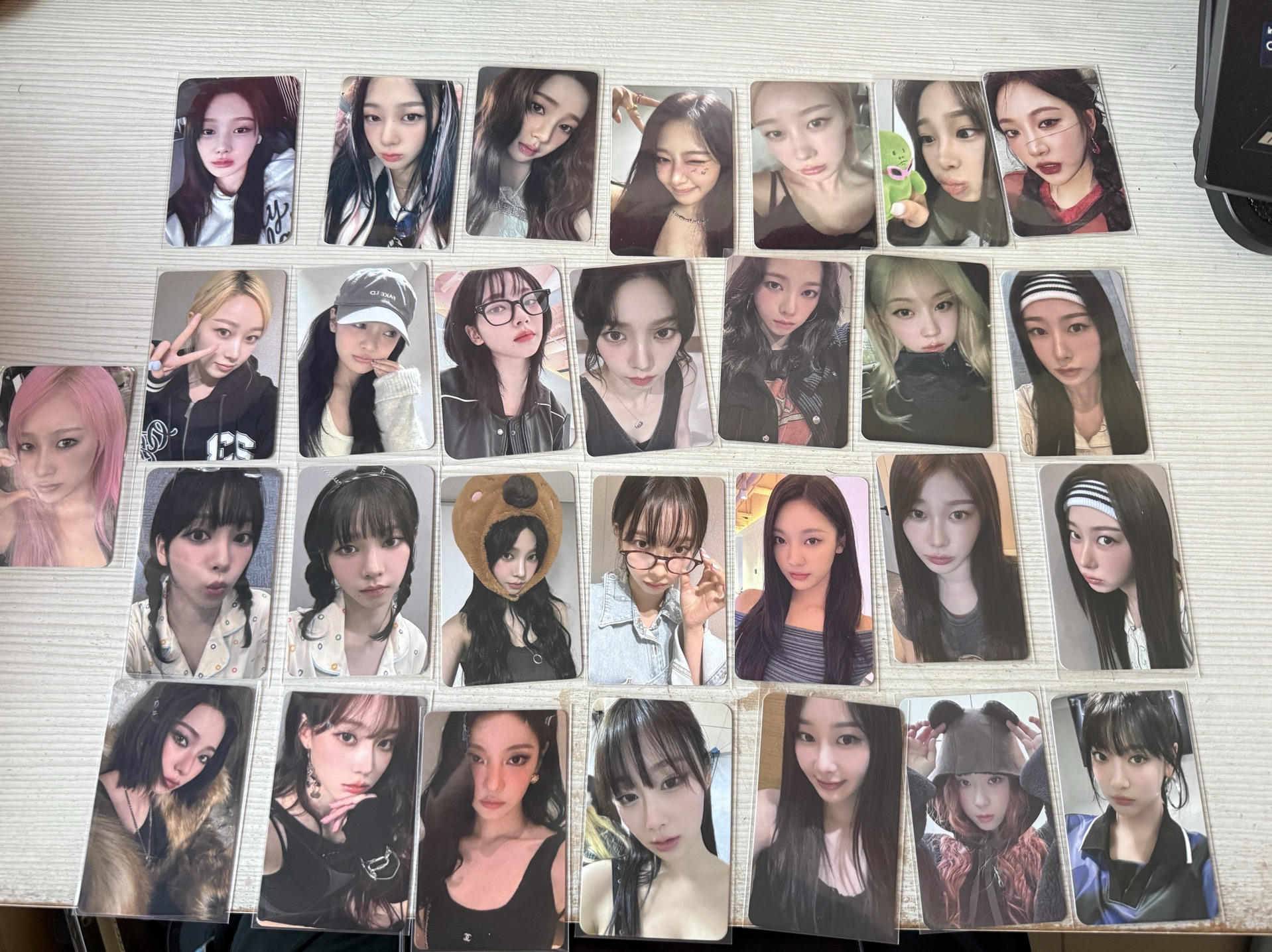 盤出 27張特典卡+2張專輯卡