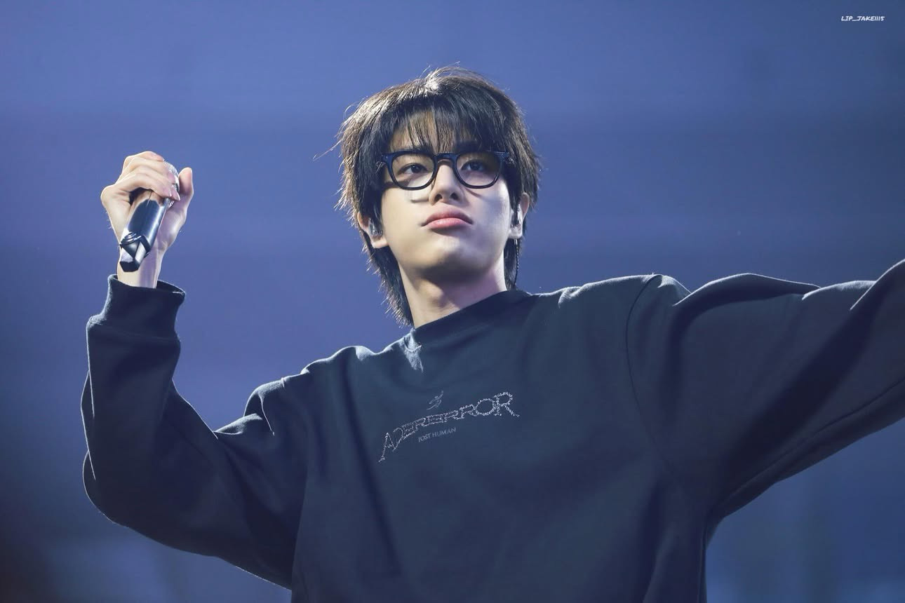 羲羲不想笑嘻嘻