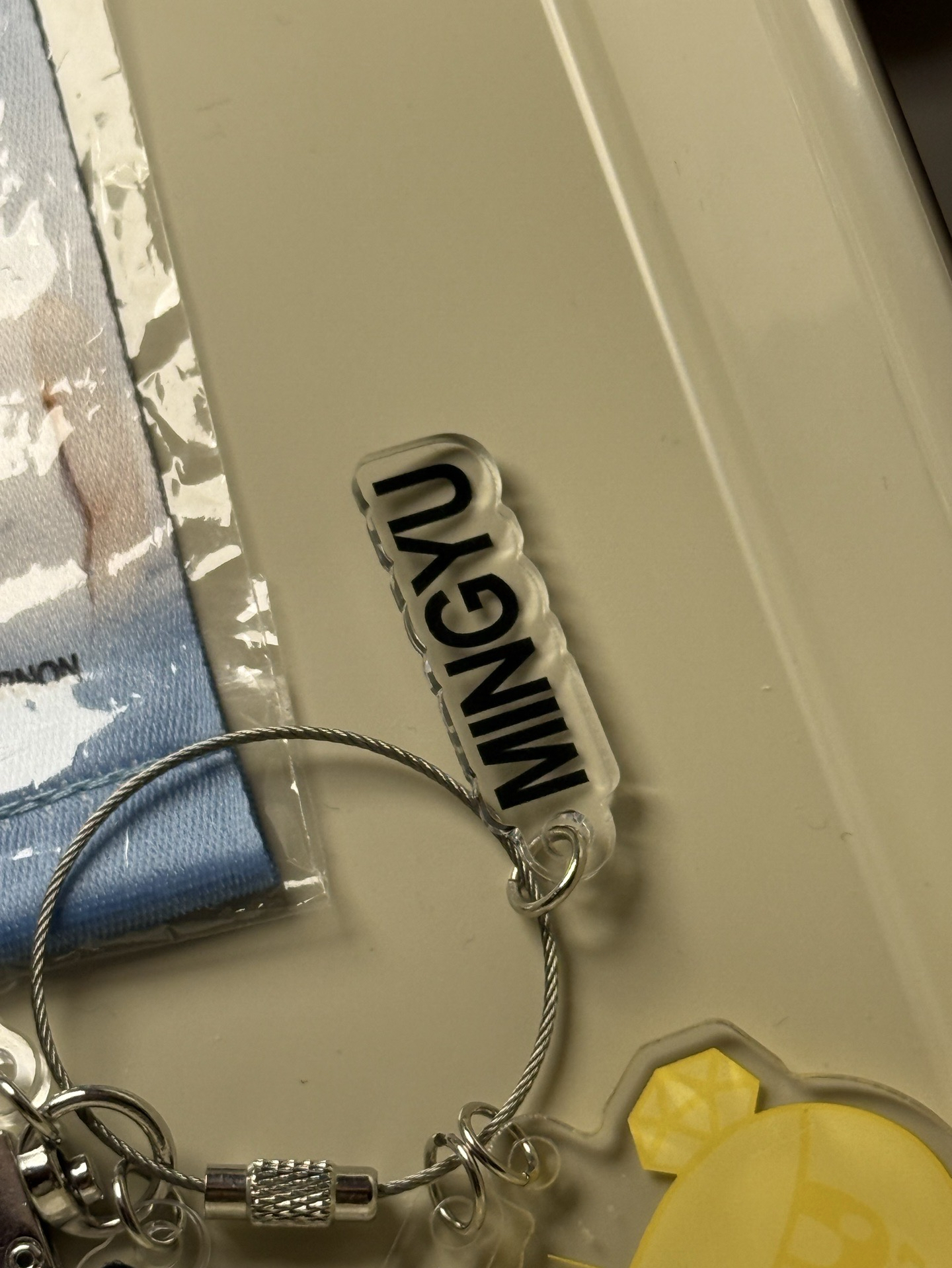 金珉奎 扭蛋 吊飾 小旗子