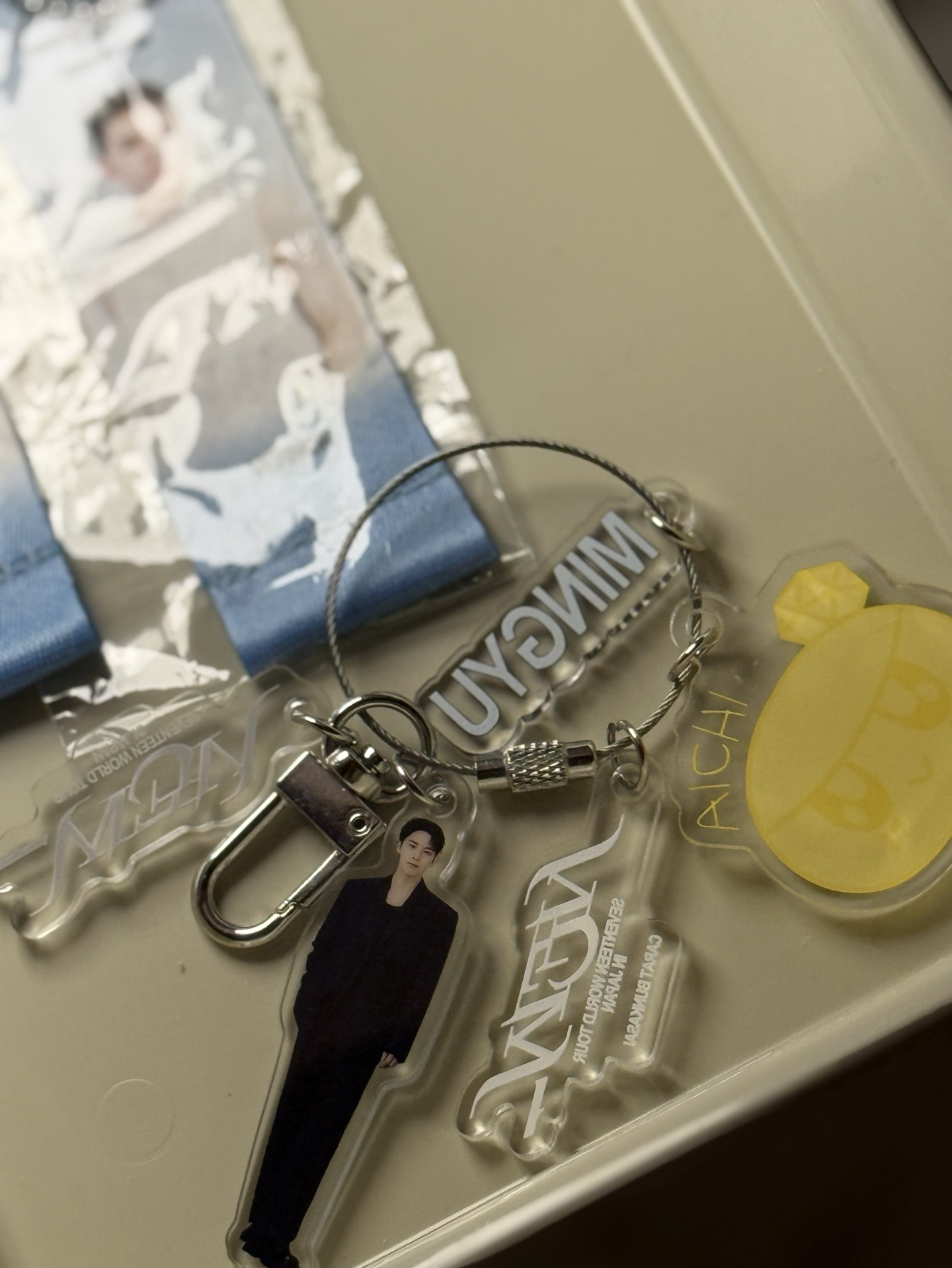 金珉奎 扭蛋 吊飾 小旗子