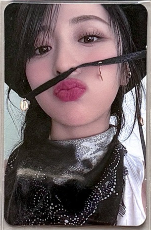 UNFORGIVEN yzy1.0 簽售卡