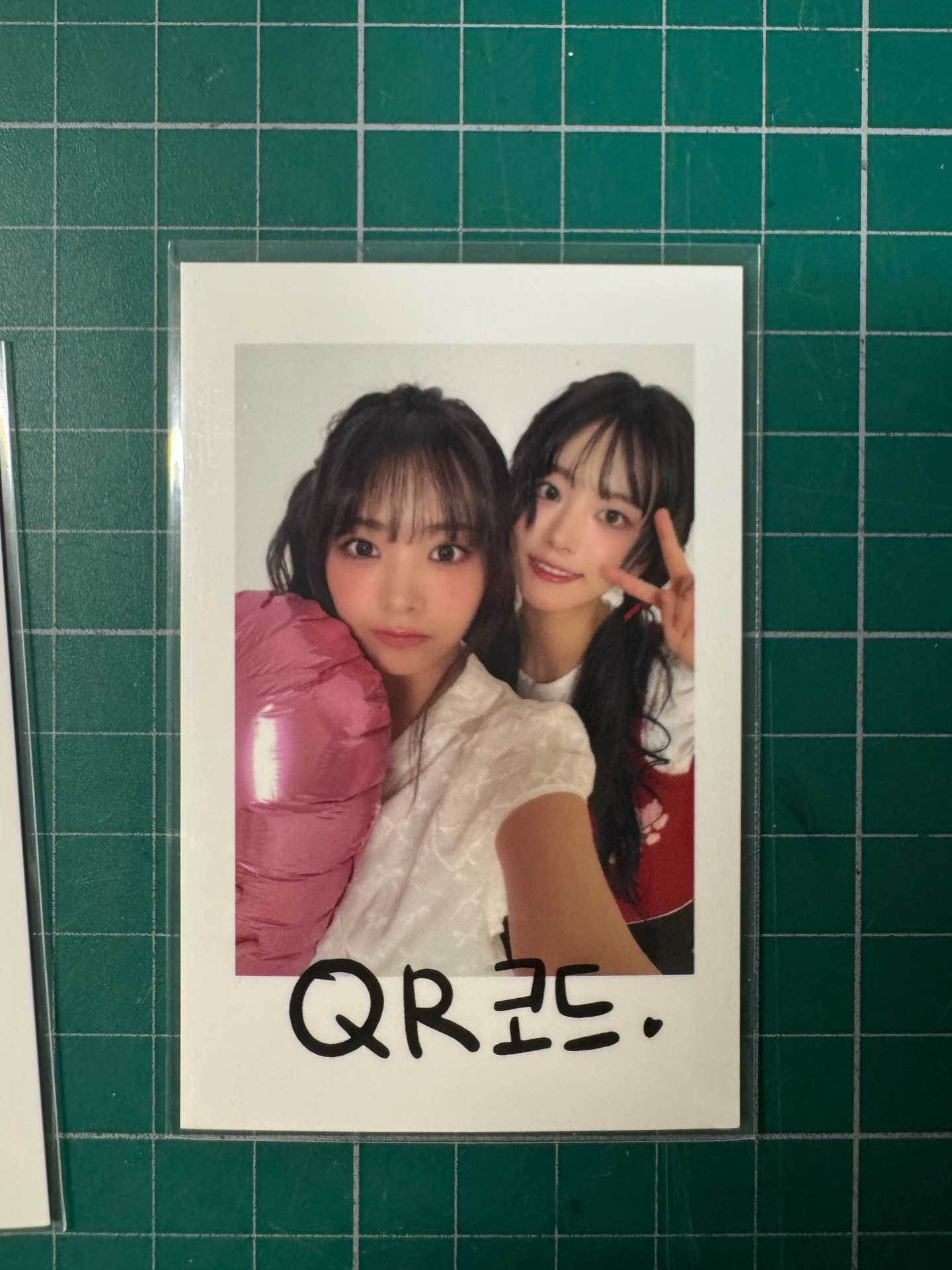 MAGENTA“Born 2 Rock” QWER 2nd Anniversary Pop-up小卡】QWER 快閃店