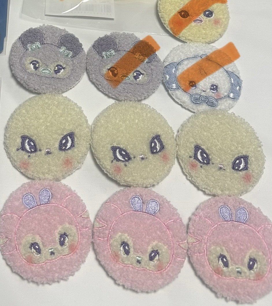 世巡快閃店徽章