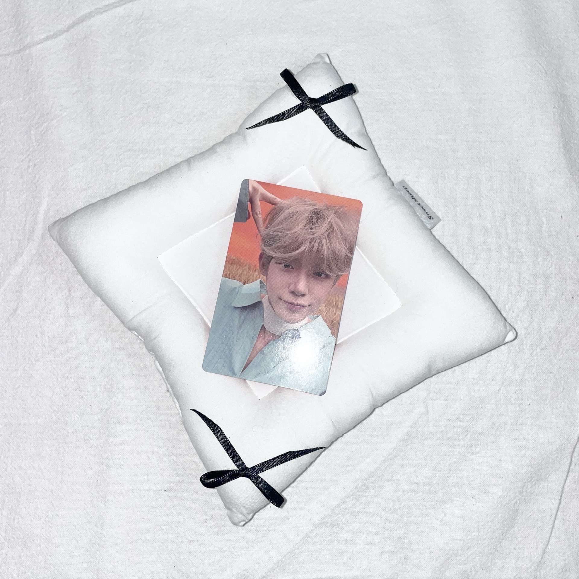 🔴迷六 wvs 特典卡 貓耳竣 𝙔𝙀𝙊𝙉𝙅𝙐𝙉 （需帶一張/一個⚪️標記的小卡/週邊商品）