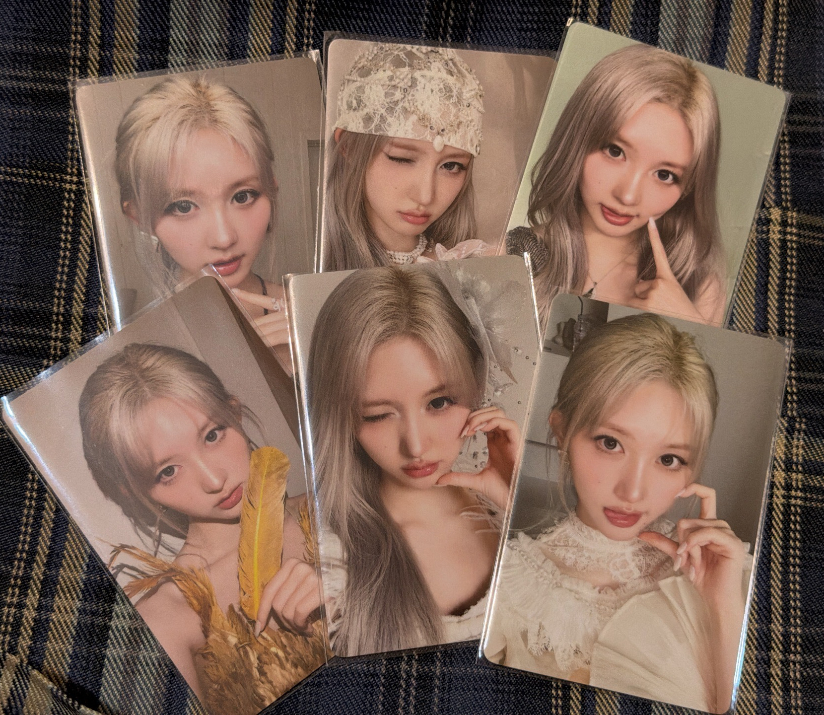 Focus star秋雜誌卡+印簽