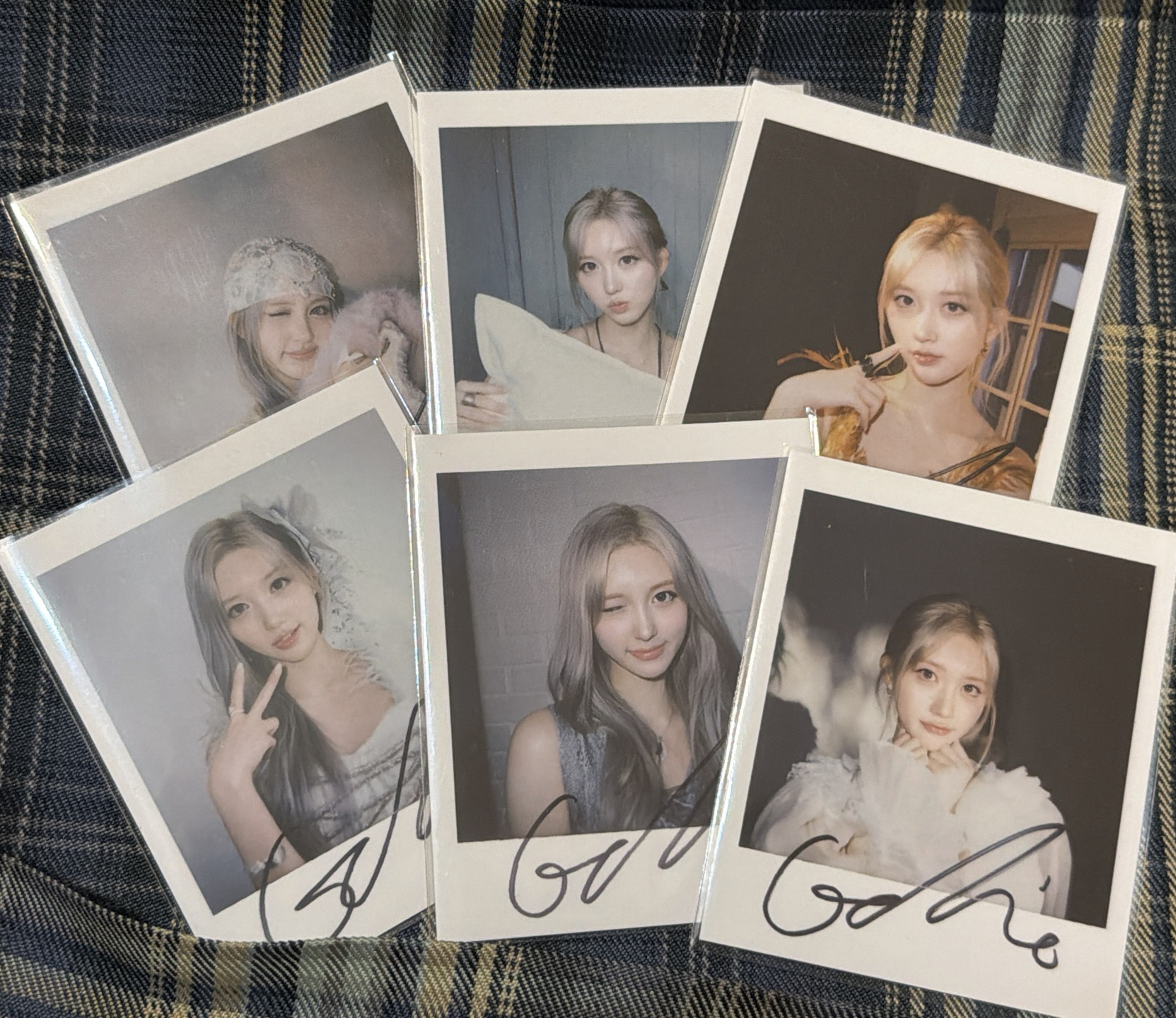 Focus star秋雜誌卡+印簽