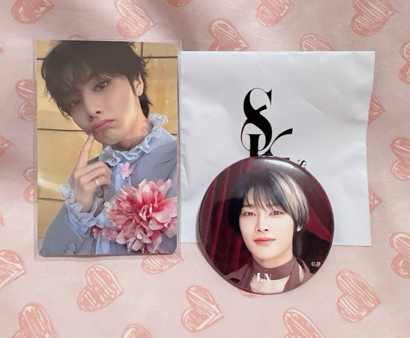 塔店特典寅+聖誕快閃徽章🦊